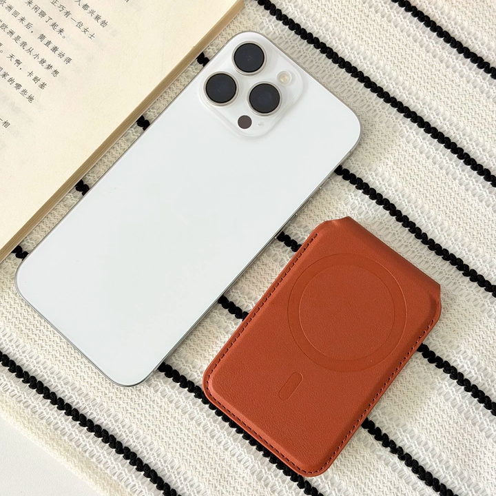 Snoopy Magsafe iPhone Card Holder