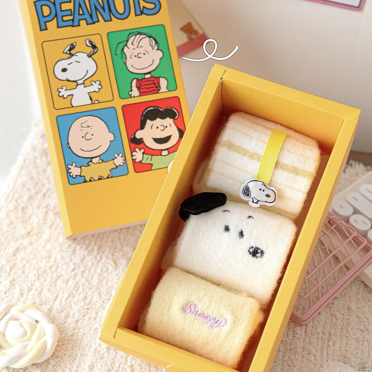Peanuts x Caramella: Snoopy Fluffy Sock Gift Set