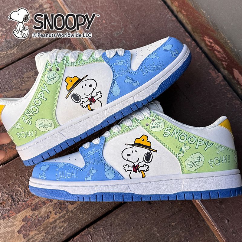 Snoopy Licensed Unisex Low-Top Leather Sneakers