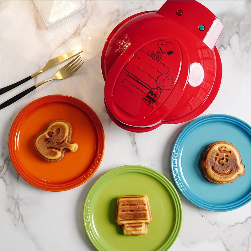 Charlie Brown & Snoopy Waffle Maker 