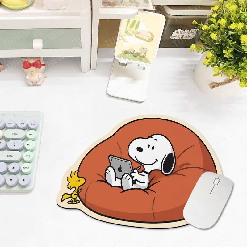 Snoopy Desk Mat & Mouse Pad Set (80 × 40 cm)