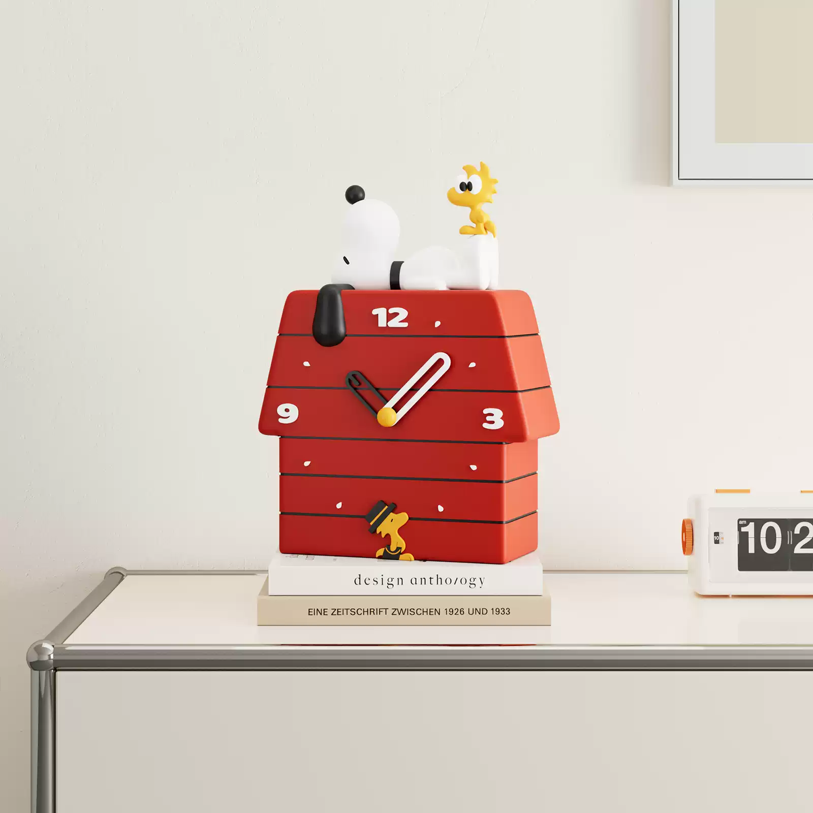 Snoopy’s Redhouse Desk Clock