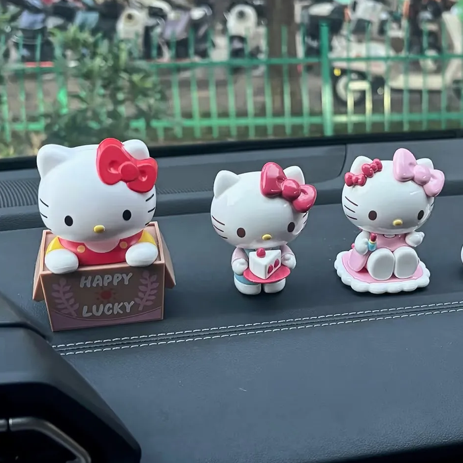 Hello Kitty Shaking Head 