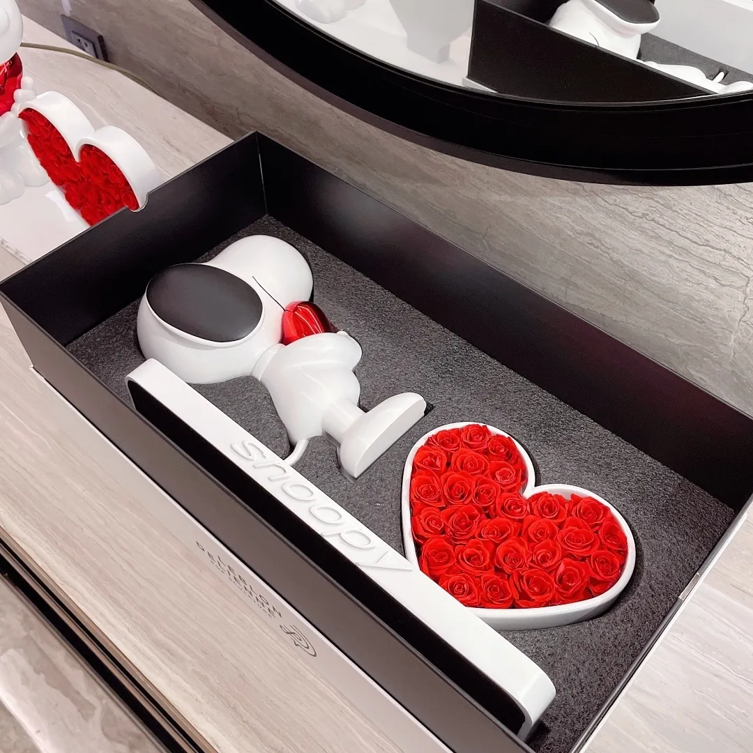 Snoopy Heart Figurine