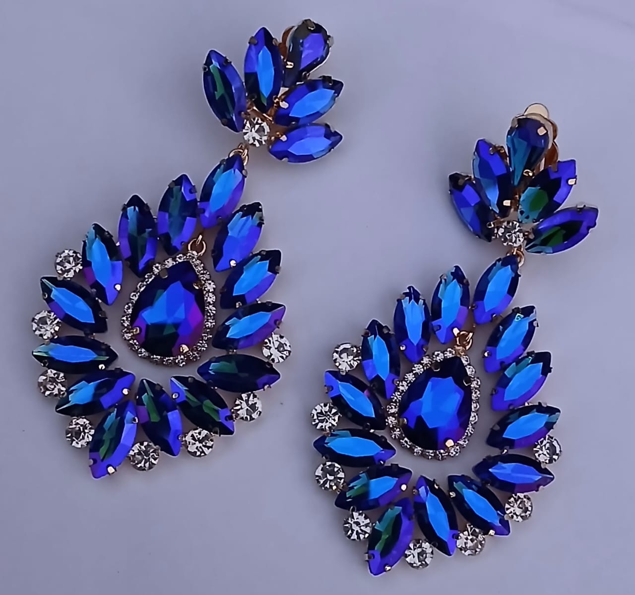 Boucles d'oreilles en strass bleu