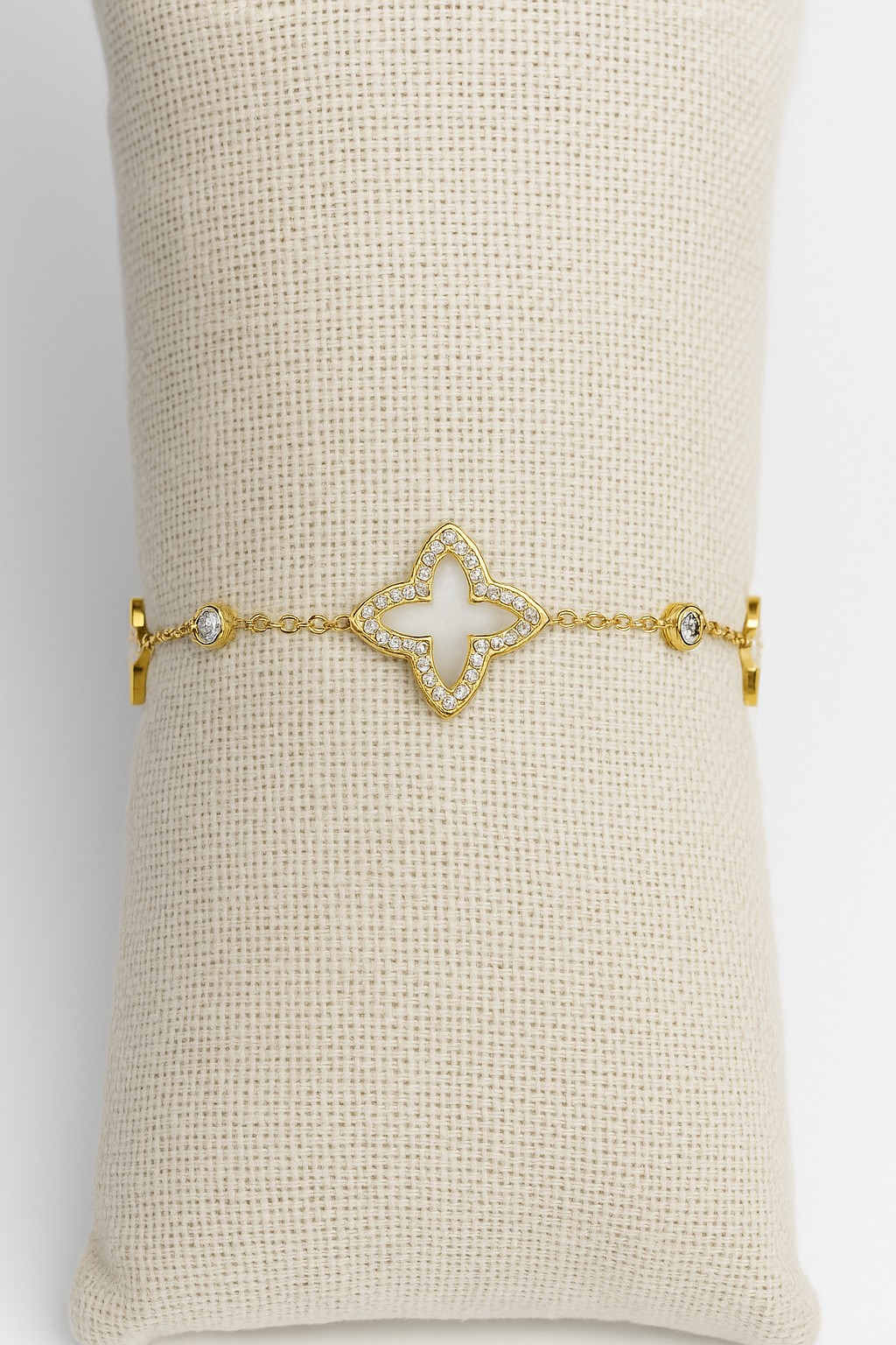 Bracelet élégant doré