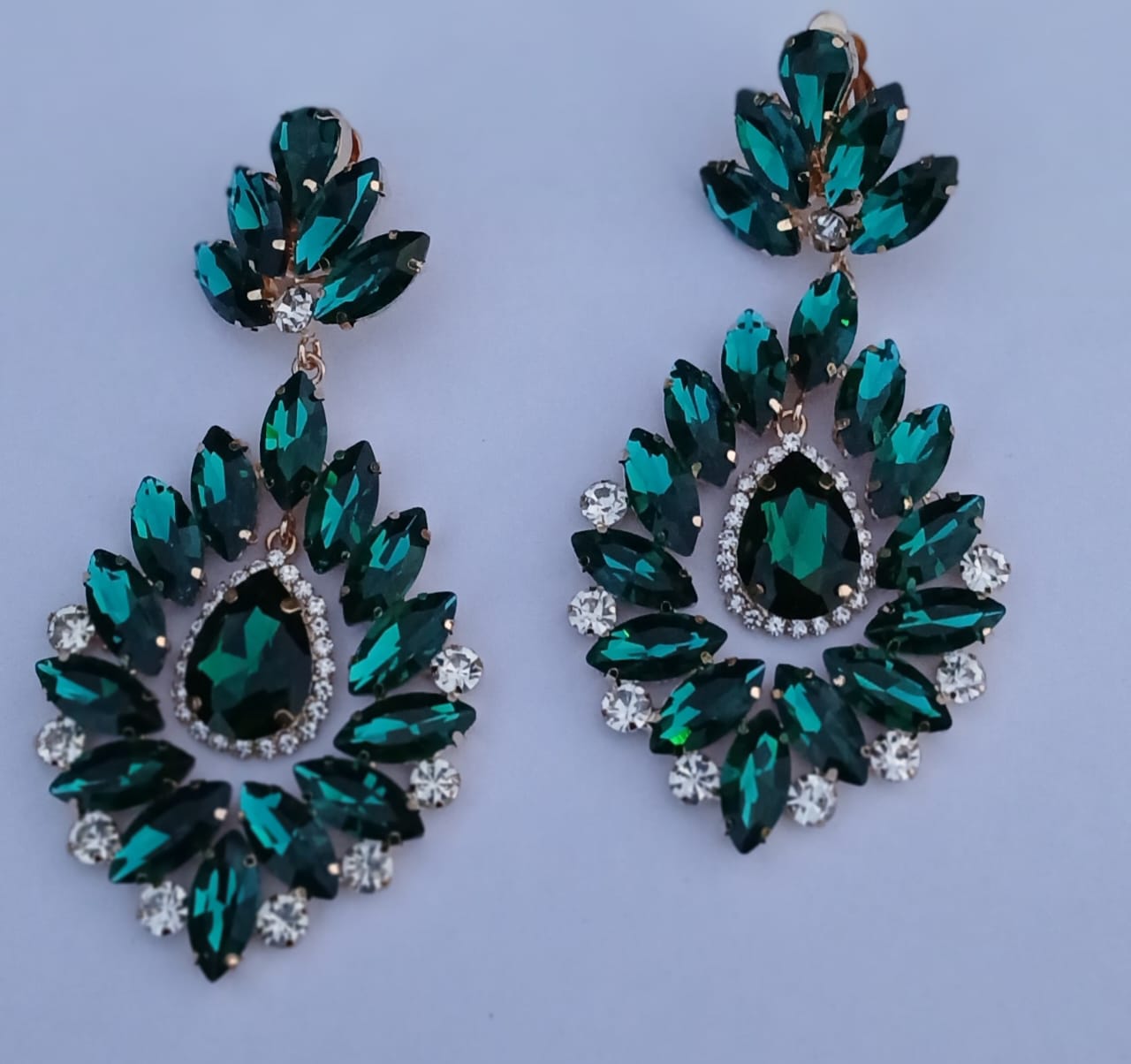 Boucles d'oreilles élégantes en cristal vert