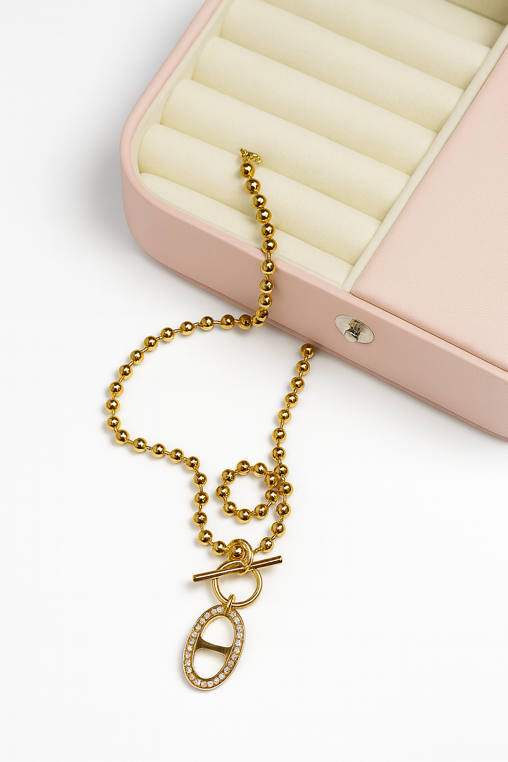 Collier doré élégant