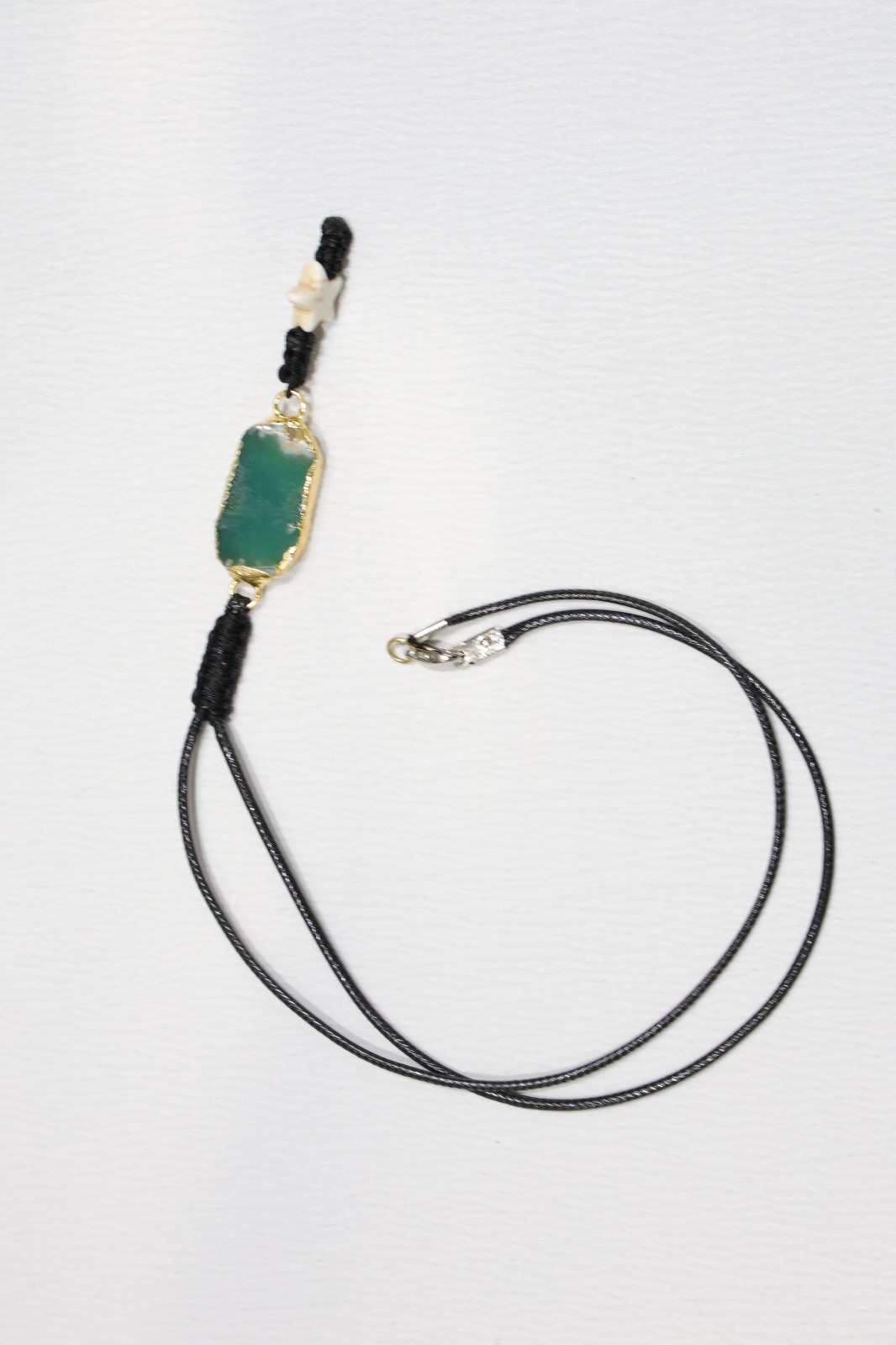 Doğal Akik Taşlı Kolye – El Yapımı Zarif Tasarım