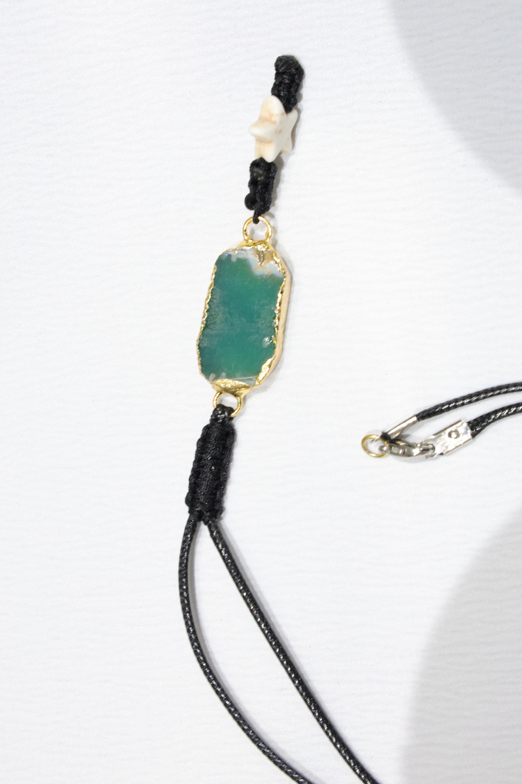 Doğal Akik Taşlı Kolye – El Yapımı Zarif Tasarım