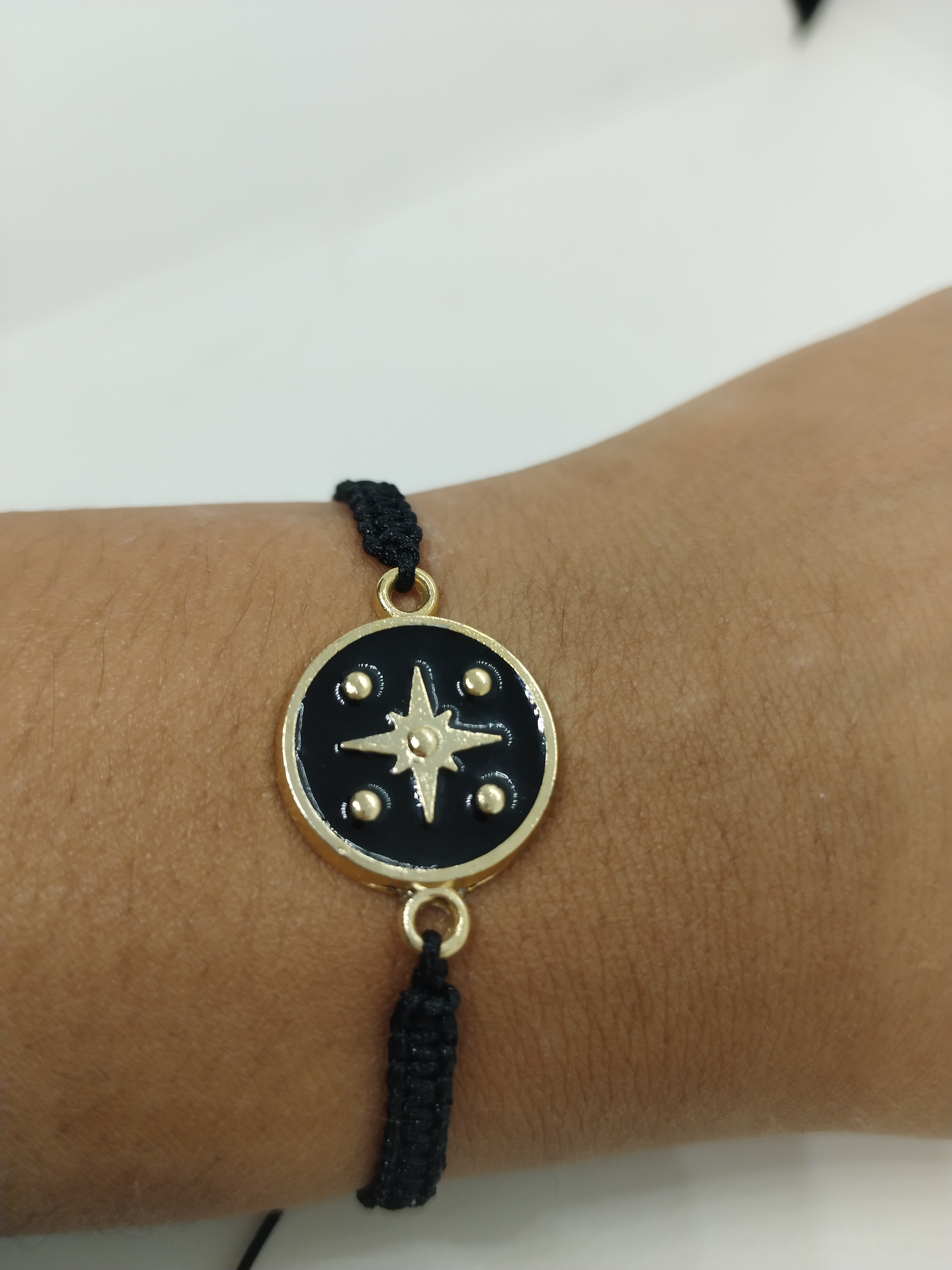 Renkli Boncuk Bileklik – Günlük Kombin