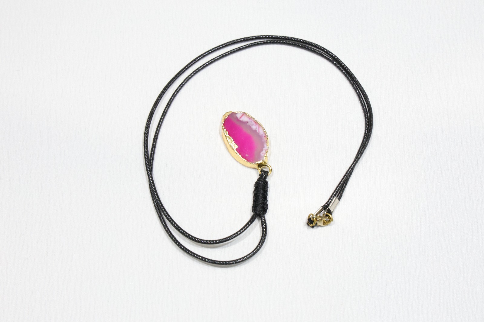 Doğal Akik Taşlı Kolye – El Yapımı Zarif Tasarım