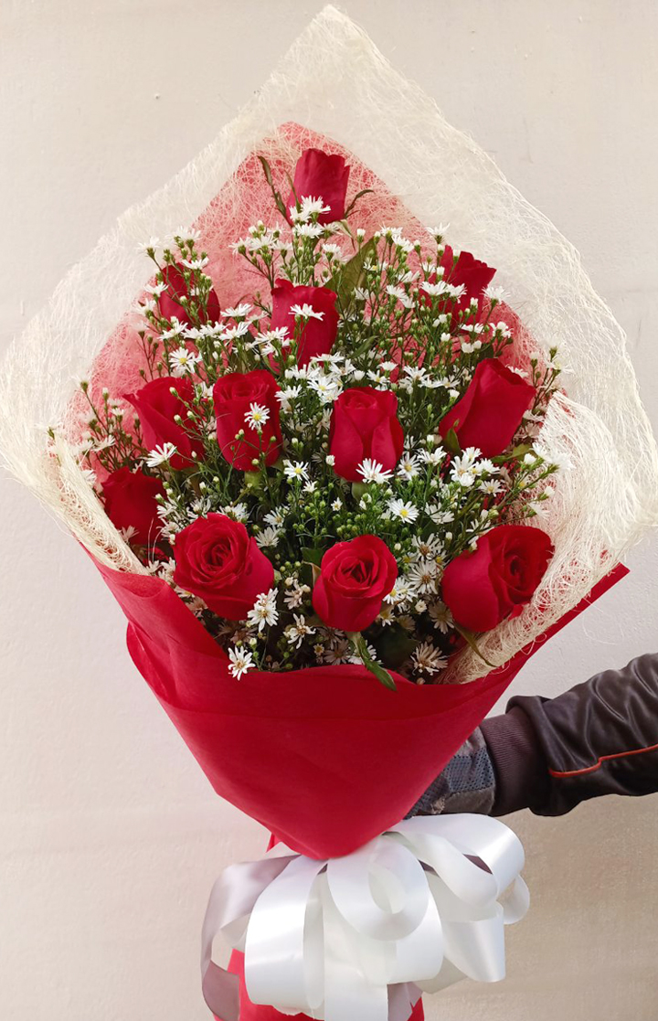 12 Red Rose Bouquet