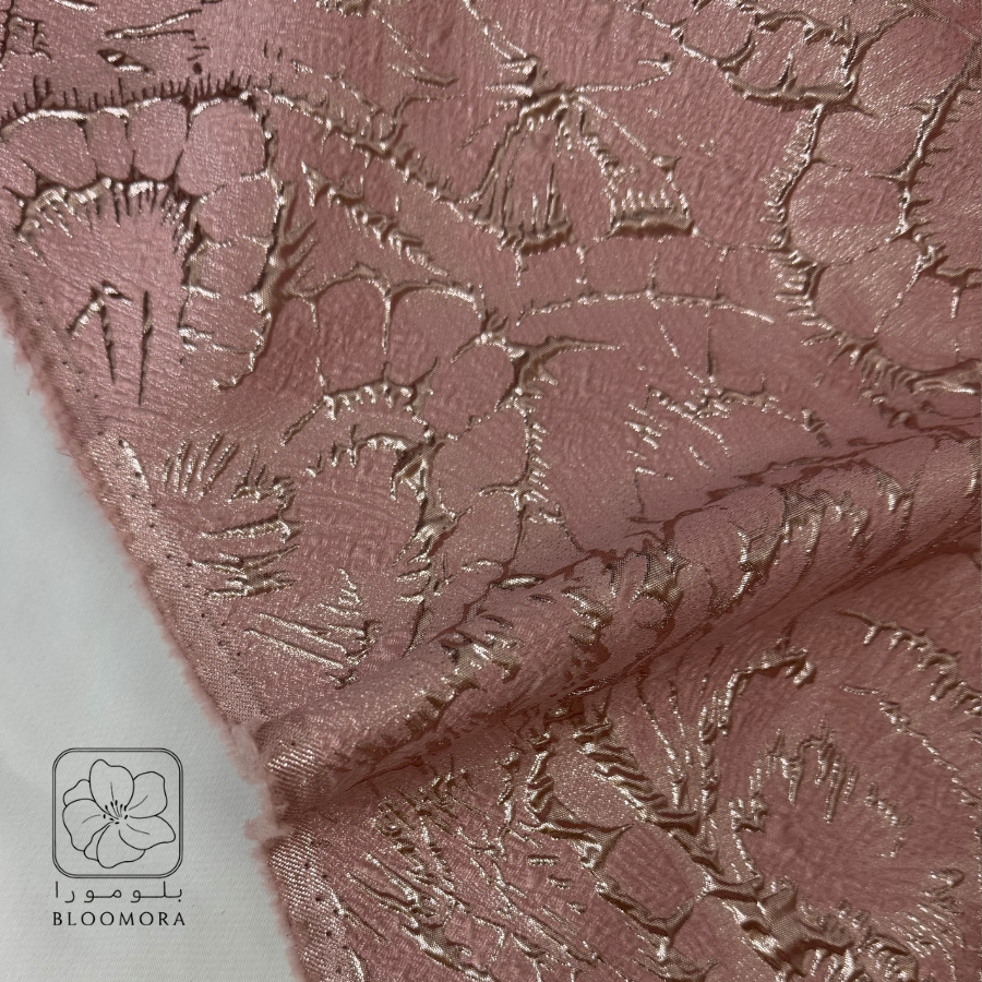 حرير جاكارد زري – وردي مطفي بنقشة زهريّة لامعة