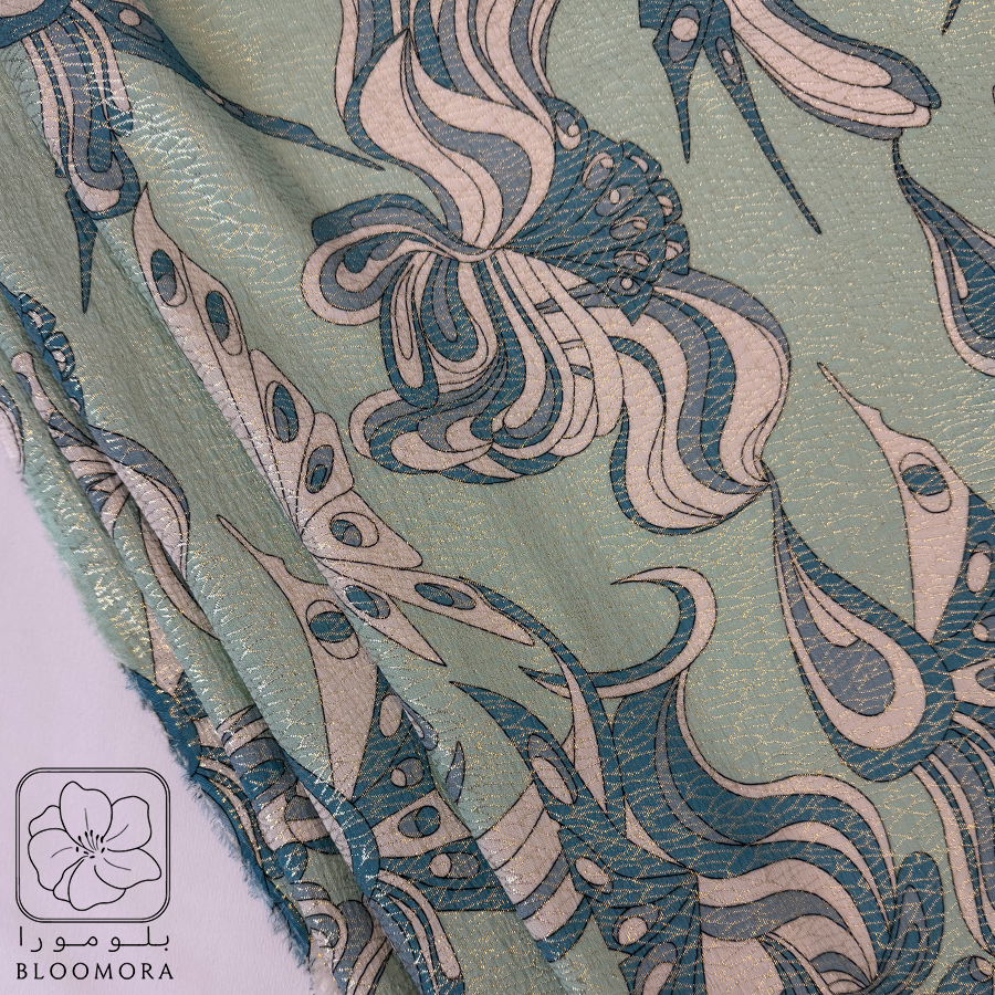 نقشة فراشات باللون الأزرق على خلفية خضراء فاتحة