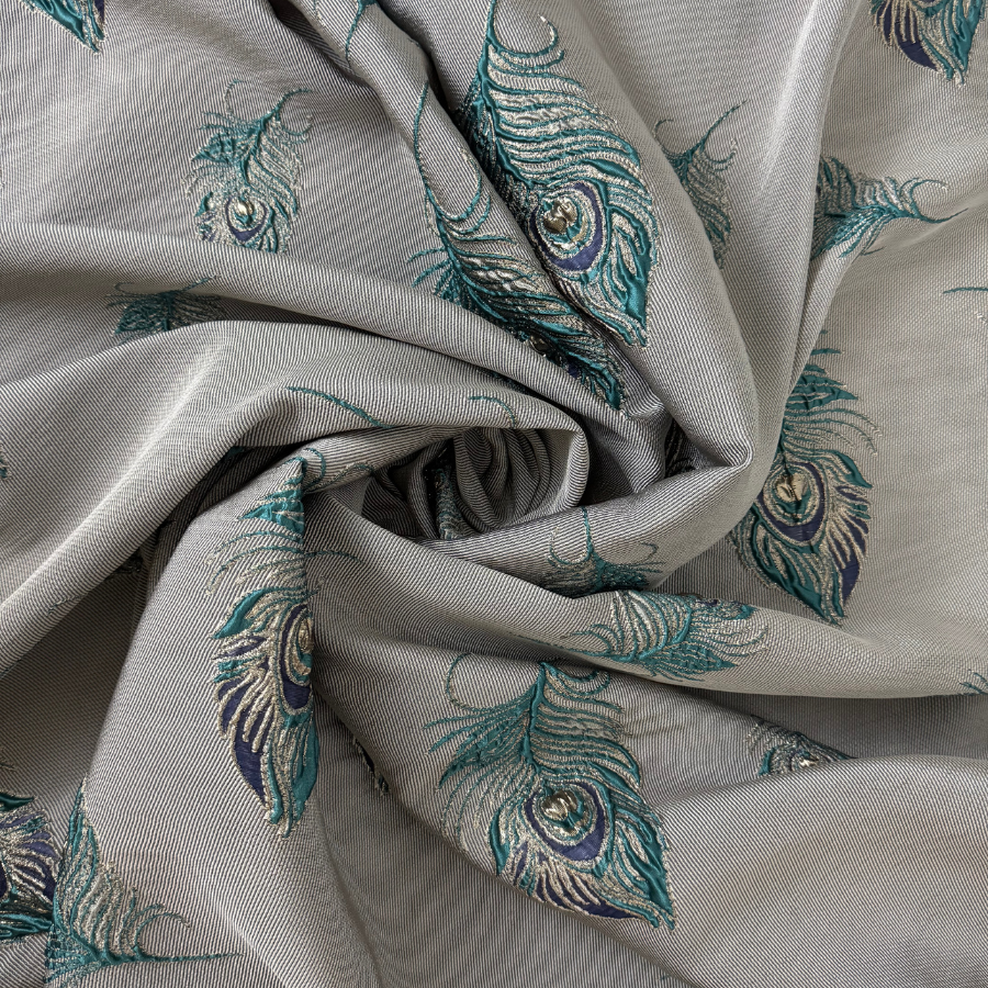 حرير جاكارد زري – نقش ريش الطاووس – رمادي مائل للفضي