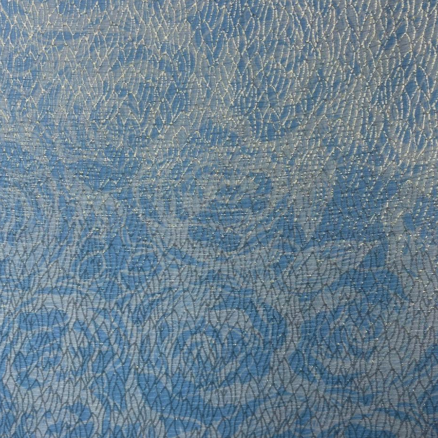 حرير إيطالي أزرق سماوي بنقشة ورود لامعة