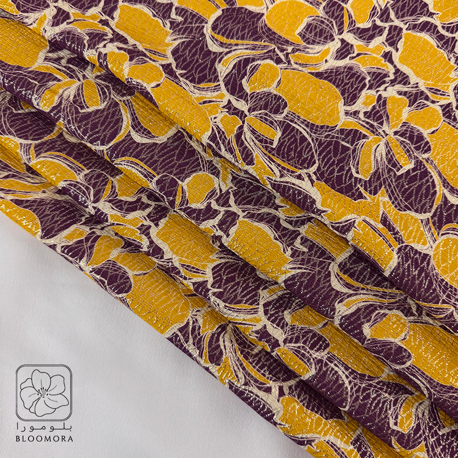 نقشة أزهار بنفسجية وصفراء