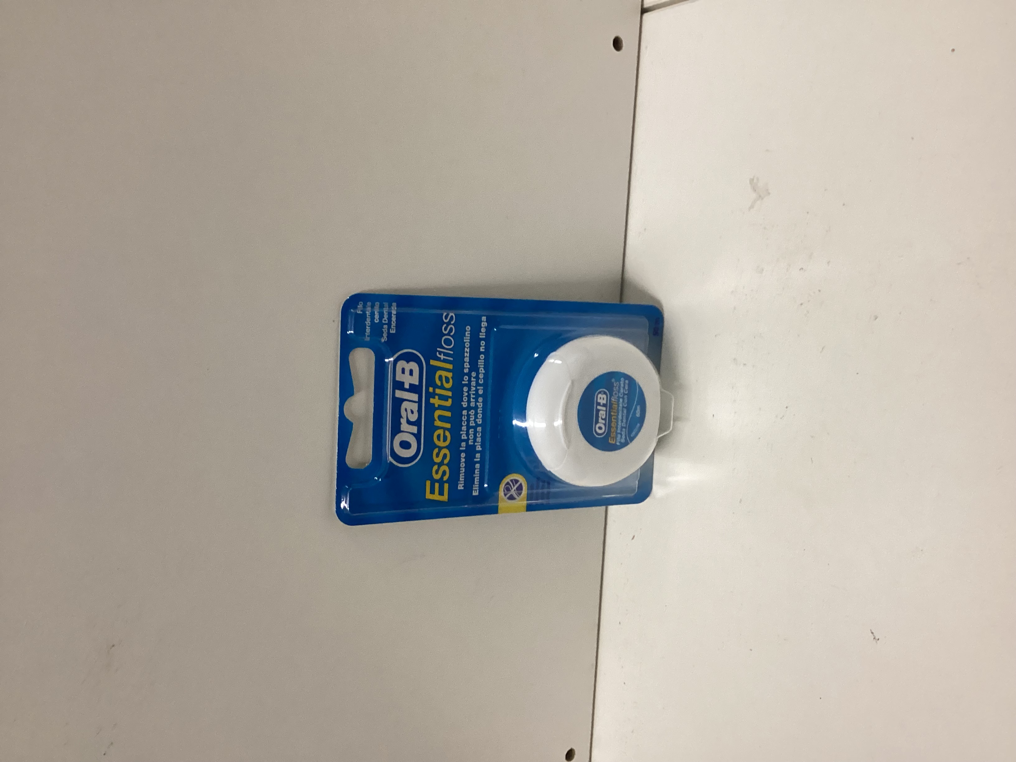 Oral-B Essential filo interdentale