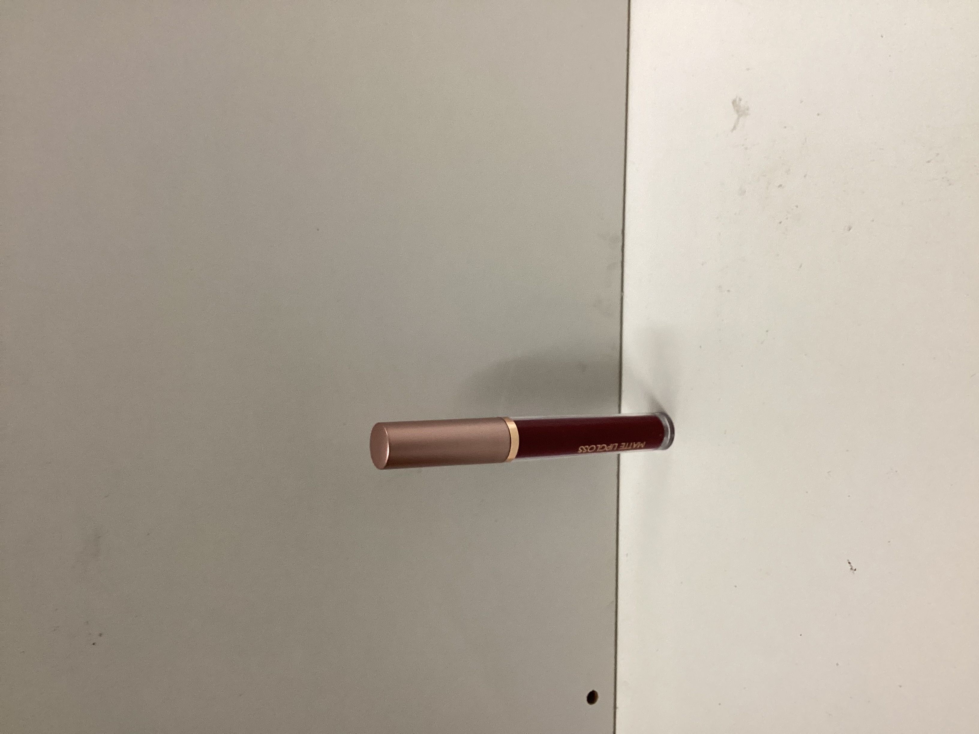 lipstick rosso scuro