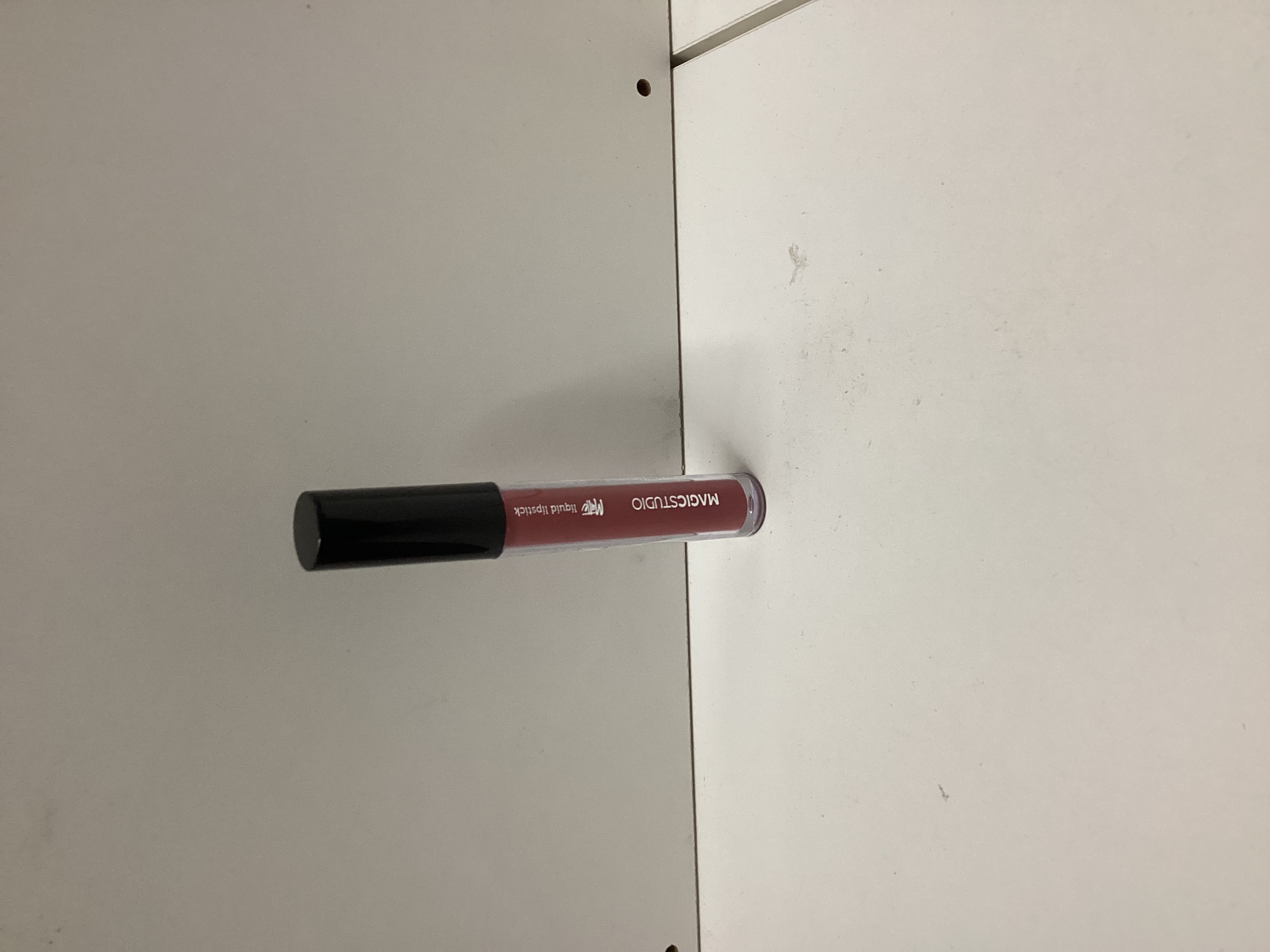 Magic studio lipstick rosso mattone 