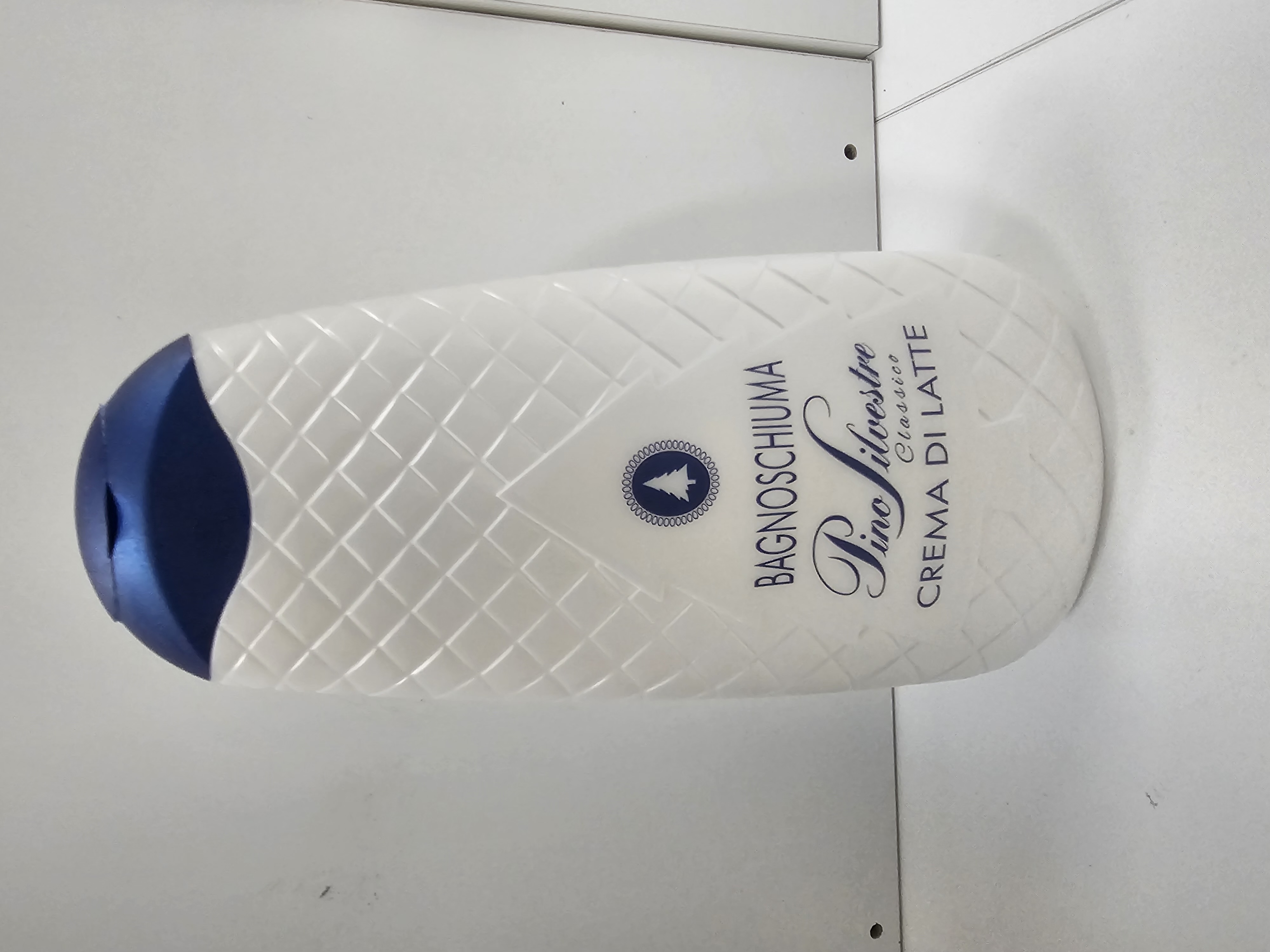 Bagnoschiuma Pino Silvestre Crema di Latte