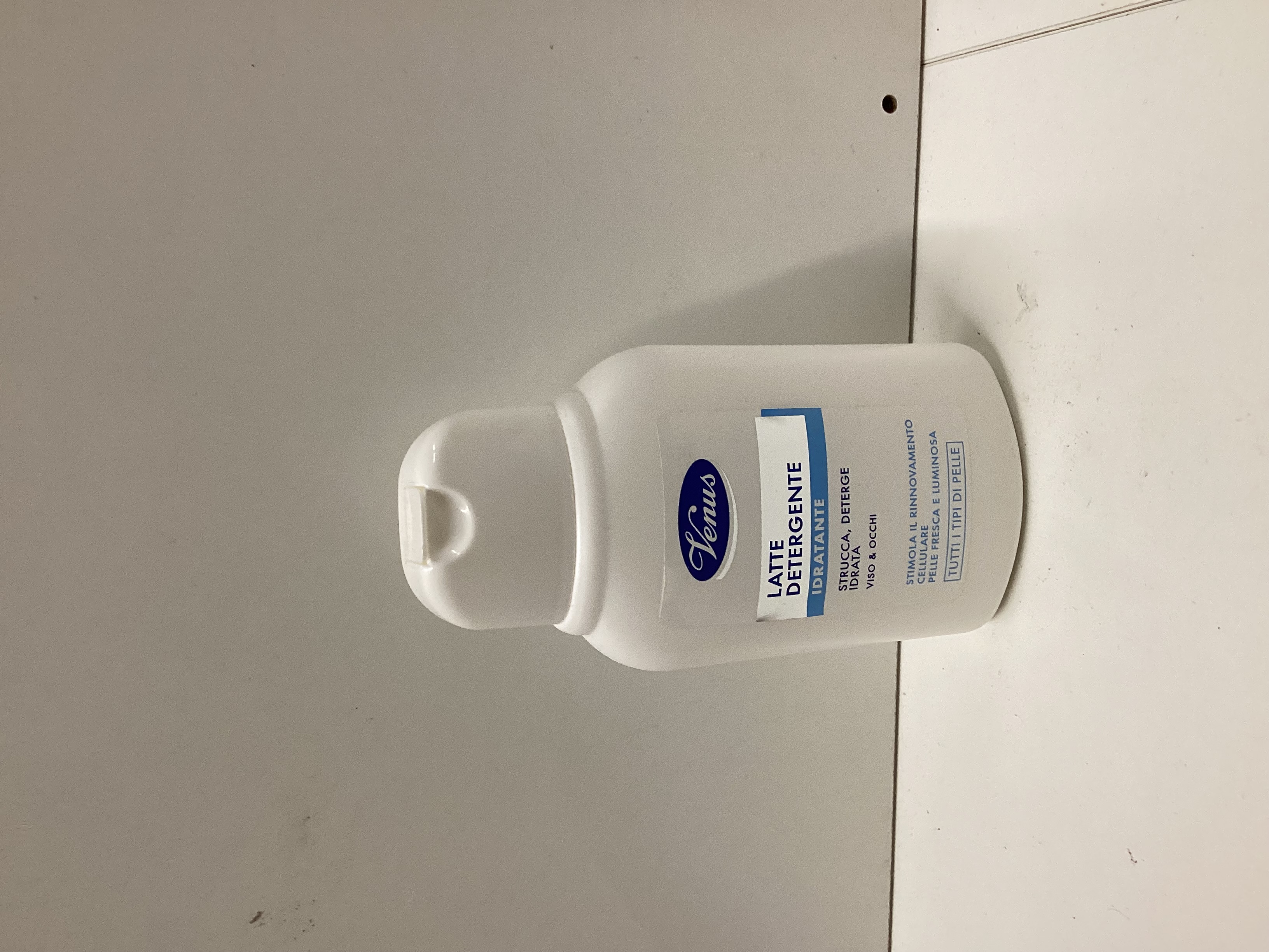 Venus latte detergente idratante 200 ml 