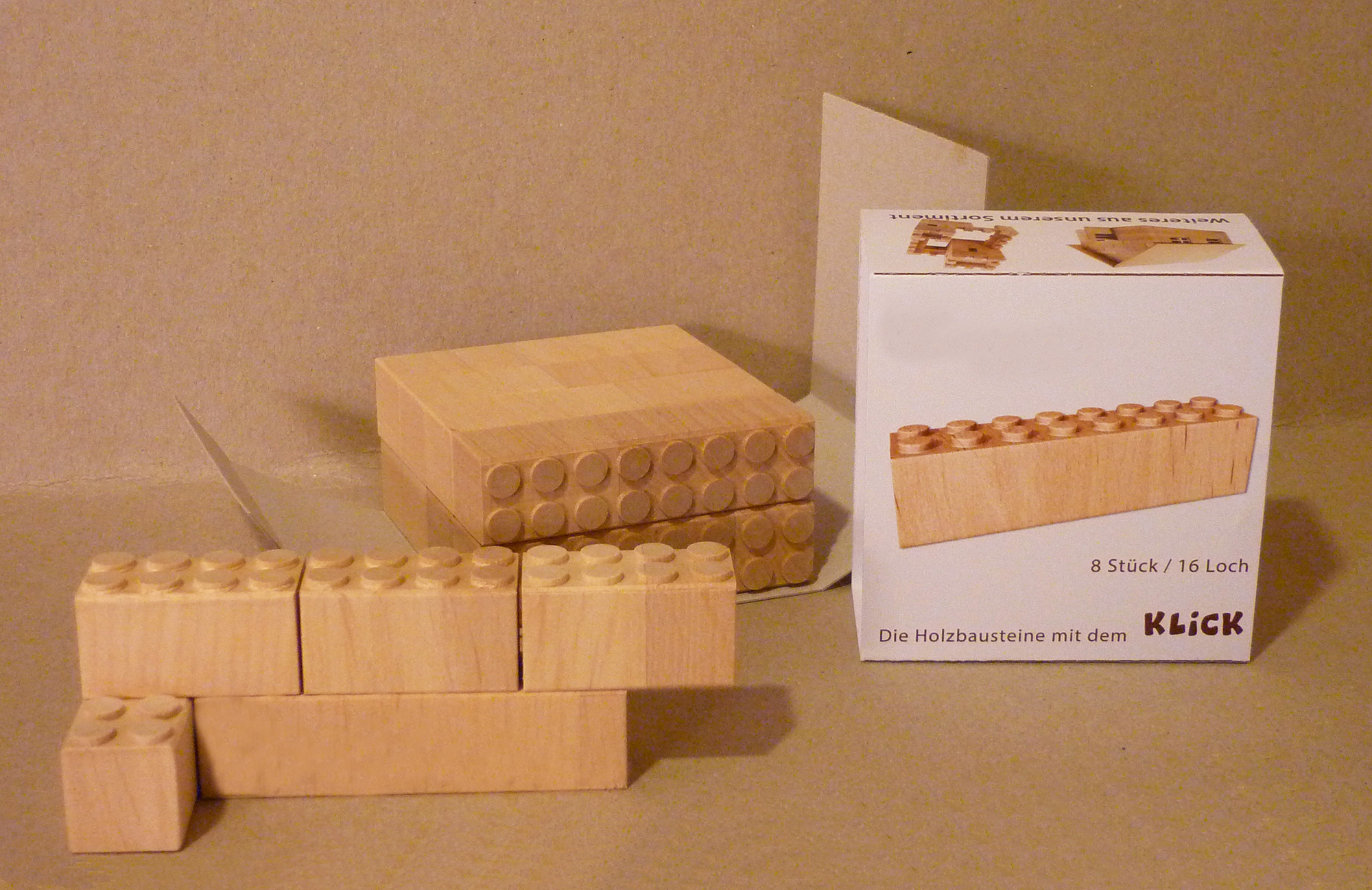 8 Stück Holzbausteine / 16 Loch