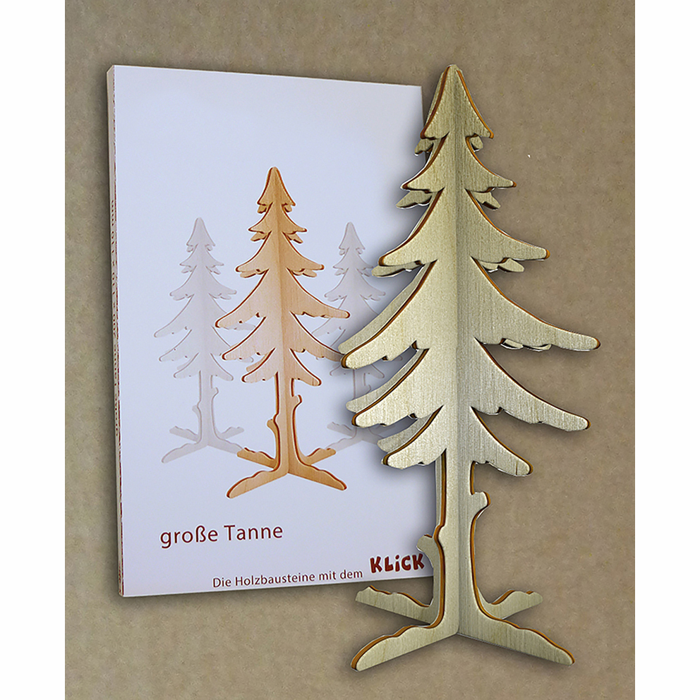 Große Tanne aus Holz