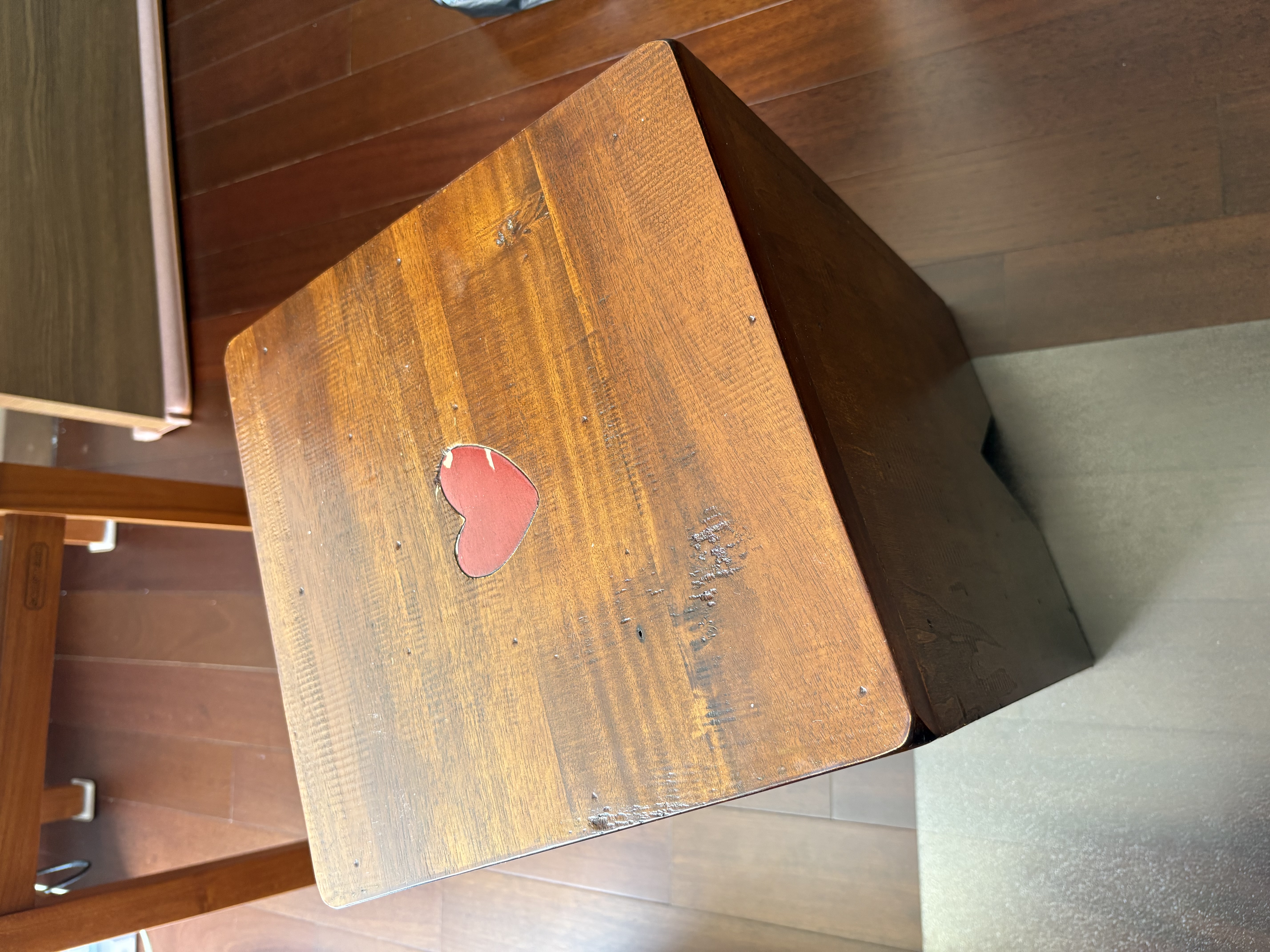 Commune Wooden stool with heart design