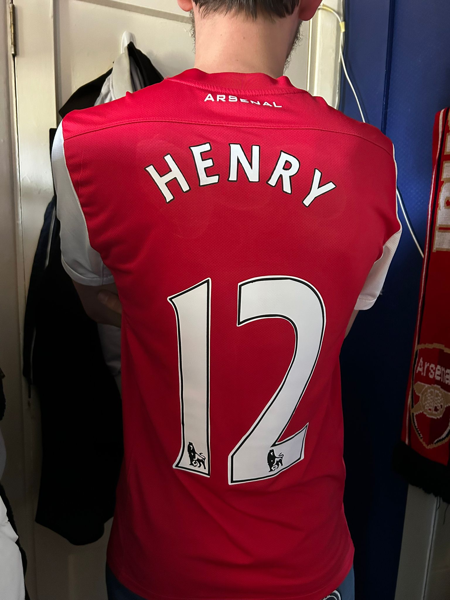 Sport top name and number