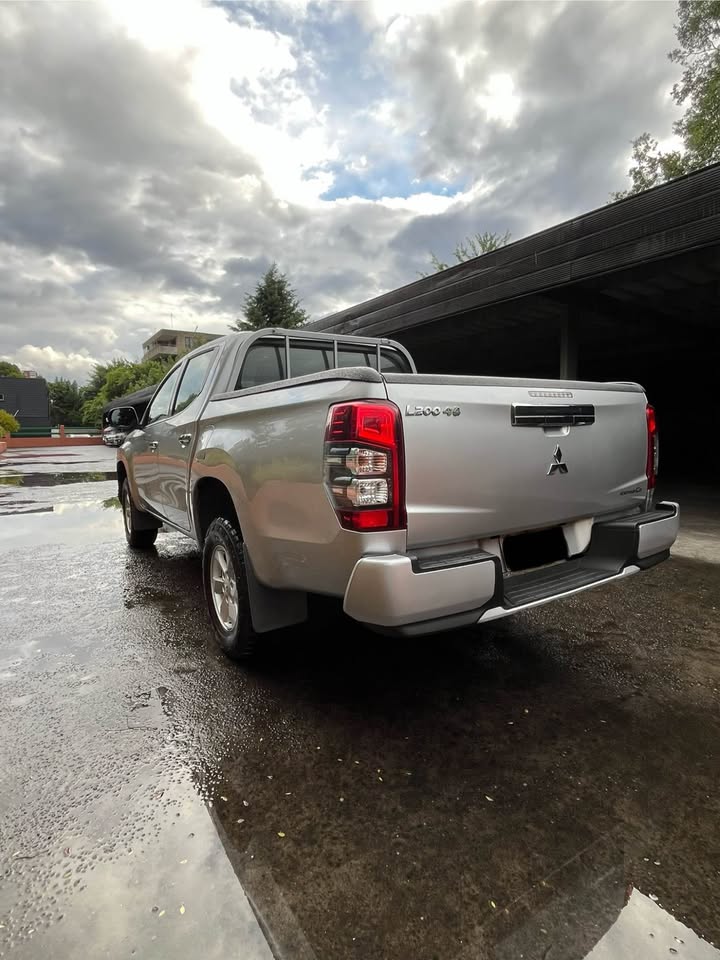 Mitsubishi L200 2.4 Diésel 4x4 | Año 2022