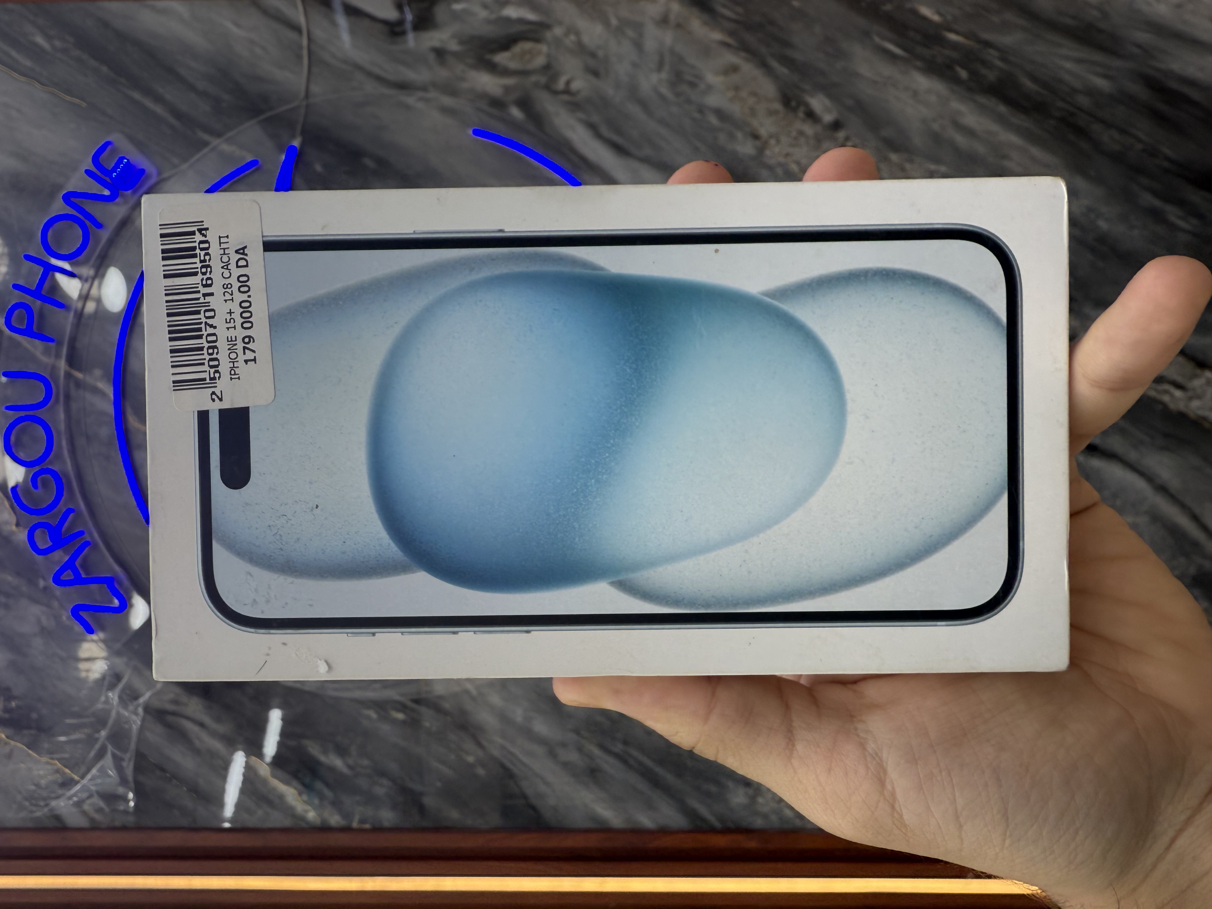 iPhone 15+