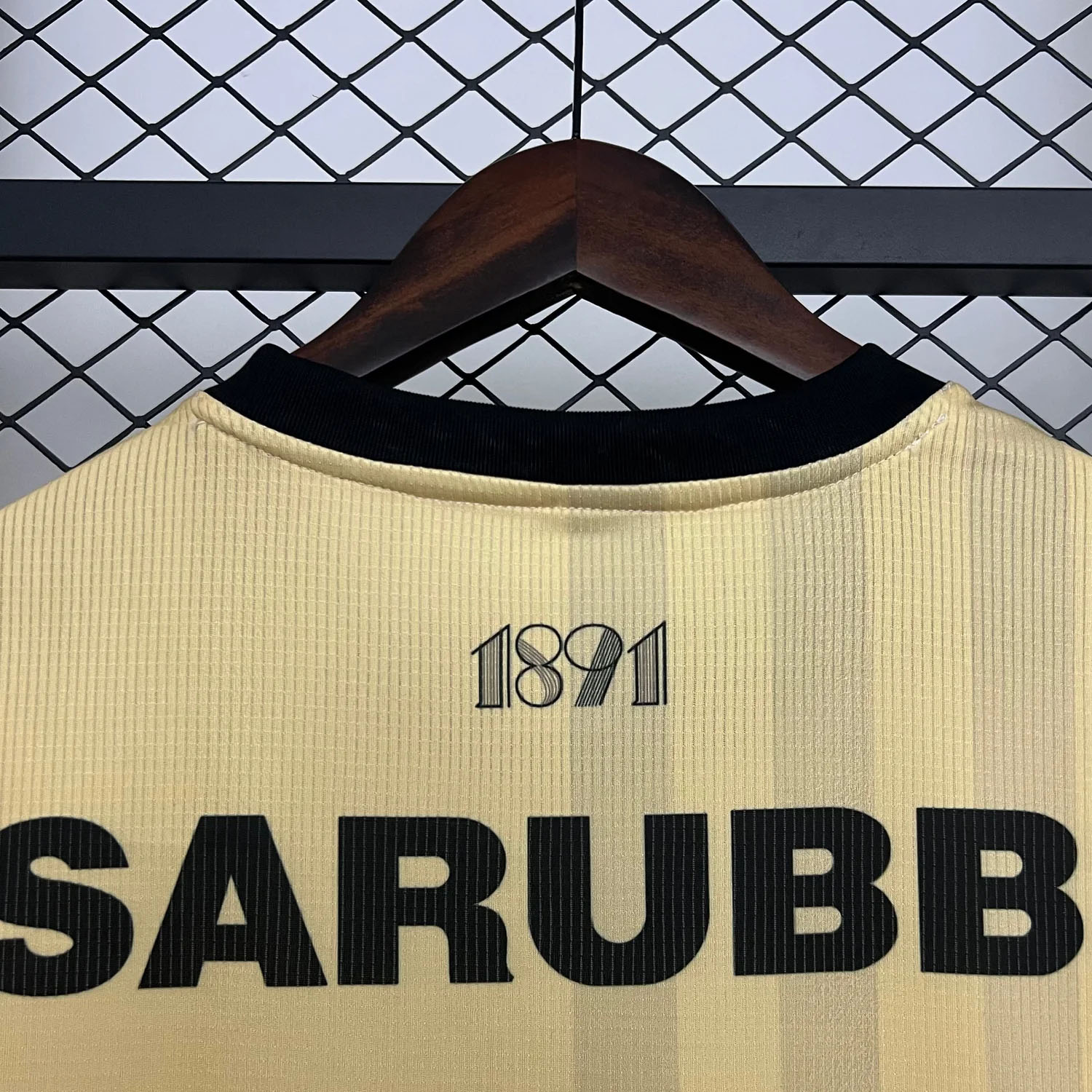 Remera Peñarol Tercera Dorada Oro 2025