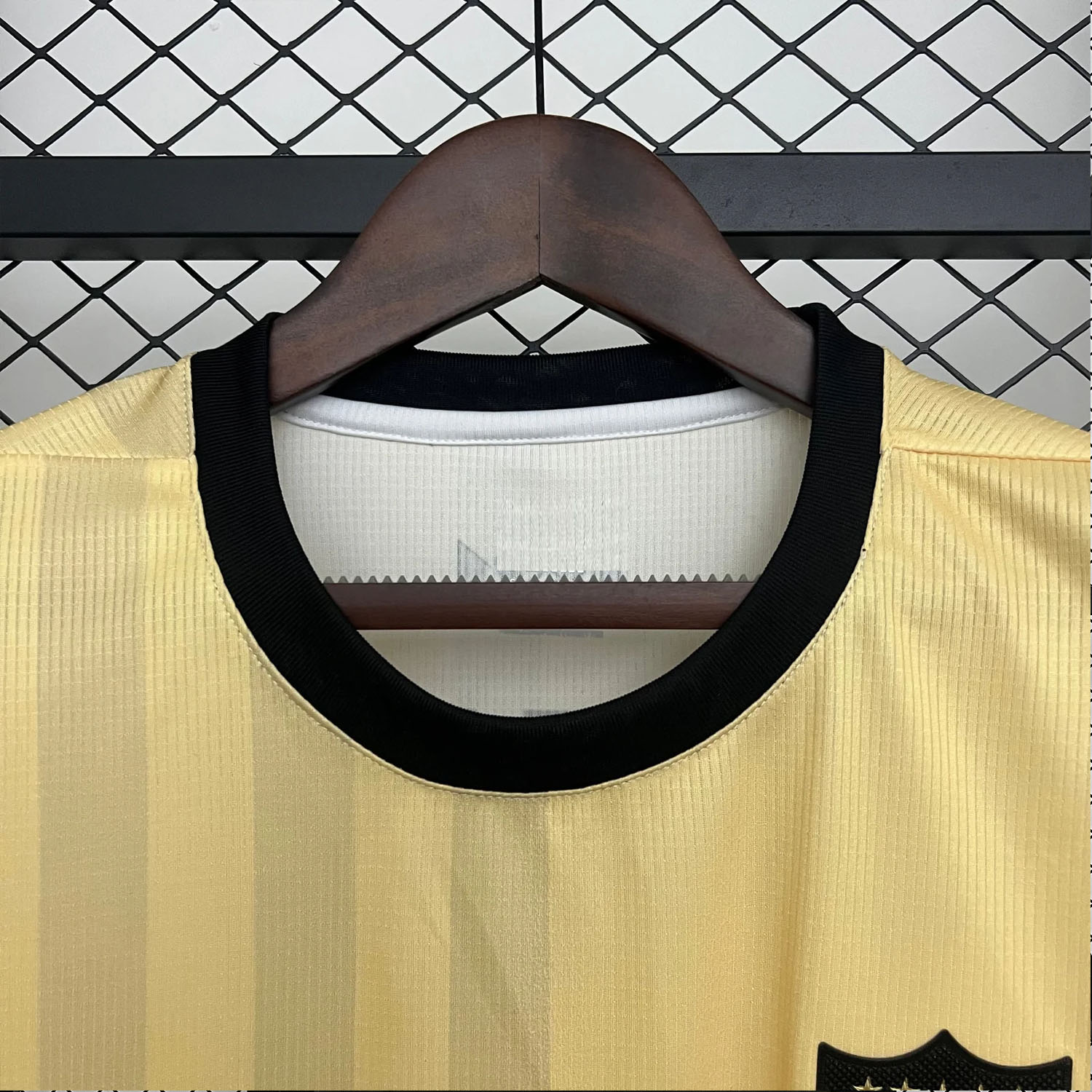 Remera Peñarol Tercera Dorada Oro 2025