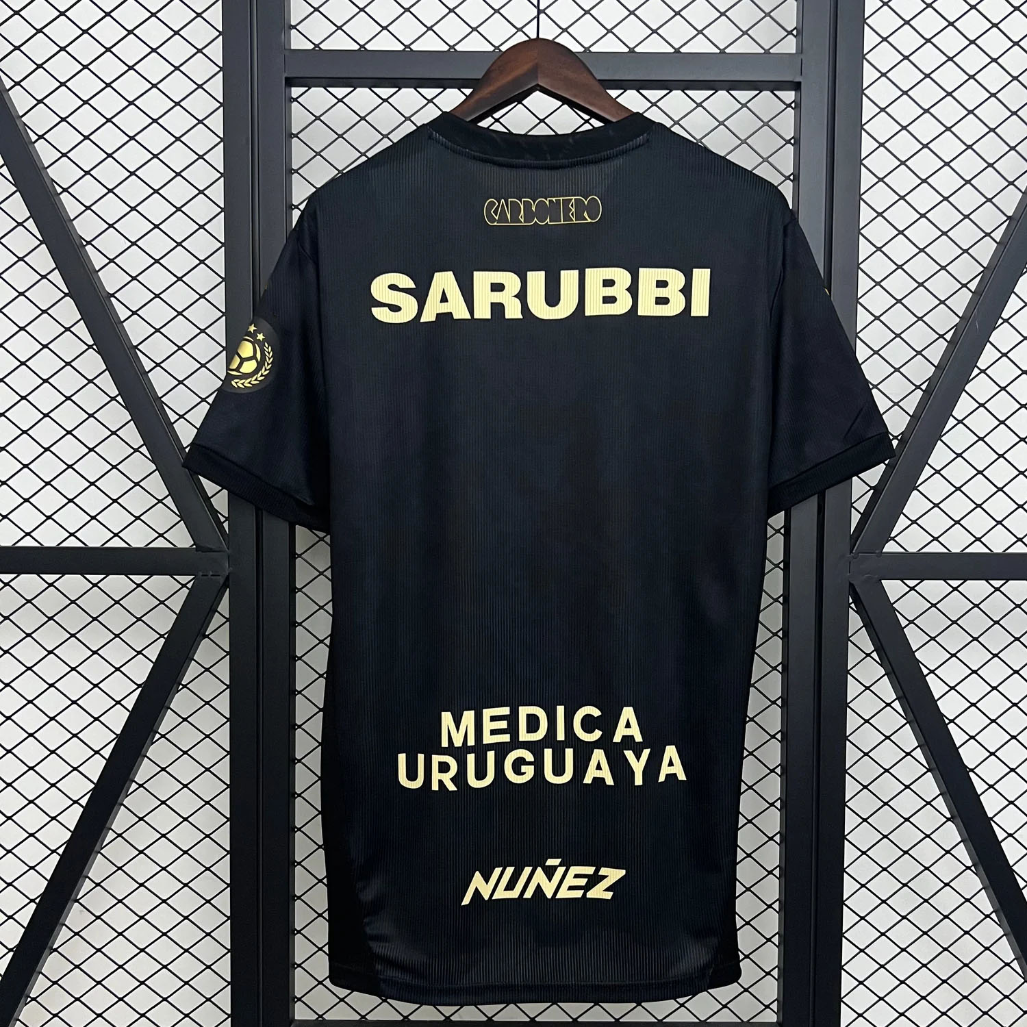 Remera Peñarol Alternativa Negra Carbon 2025