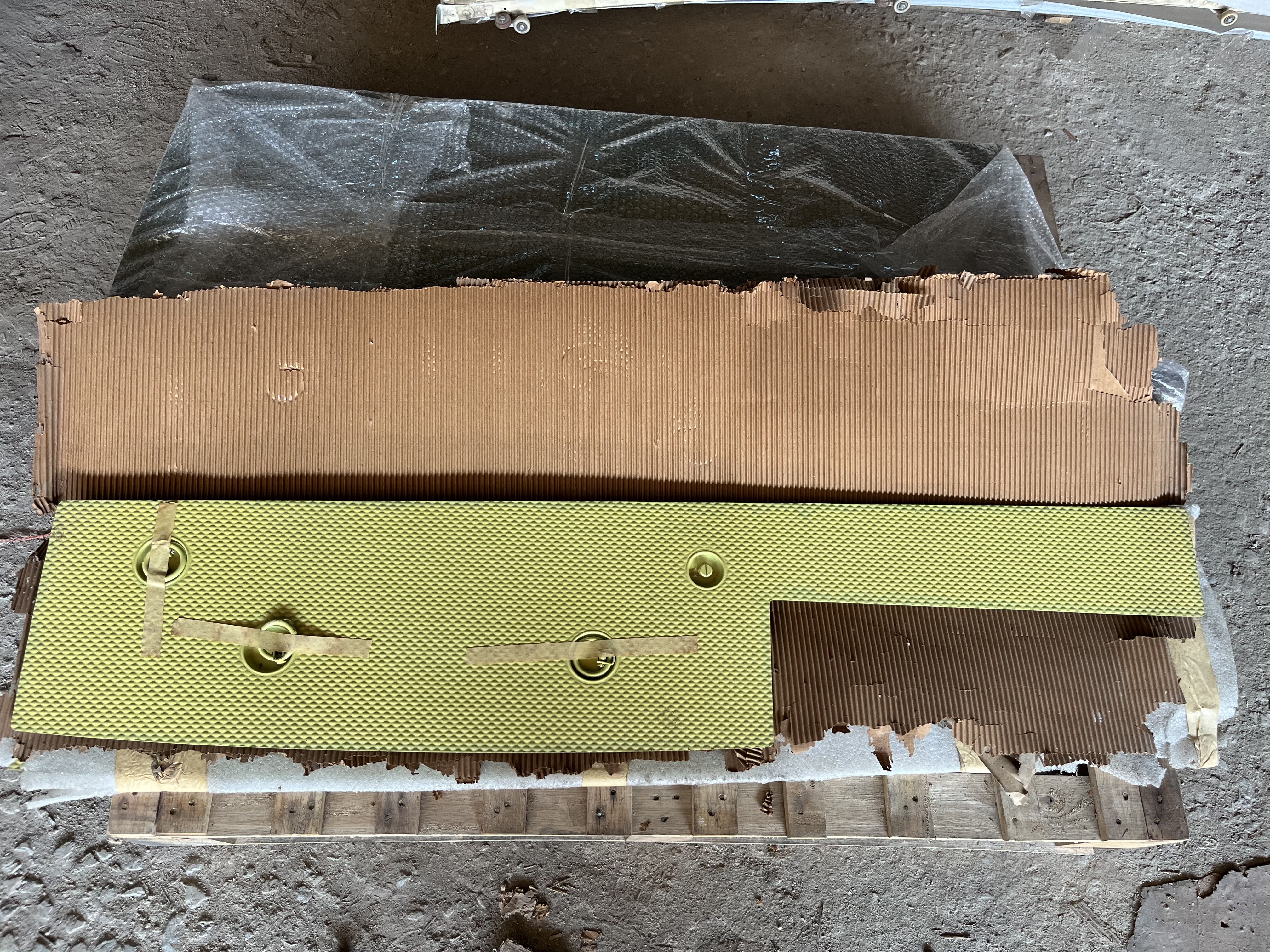 FLOOR, AIRCRAFT (R/H)