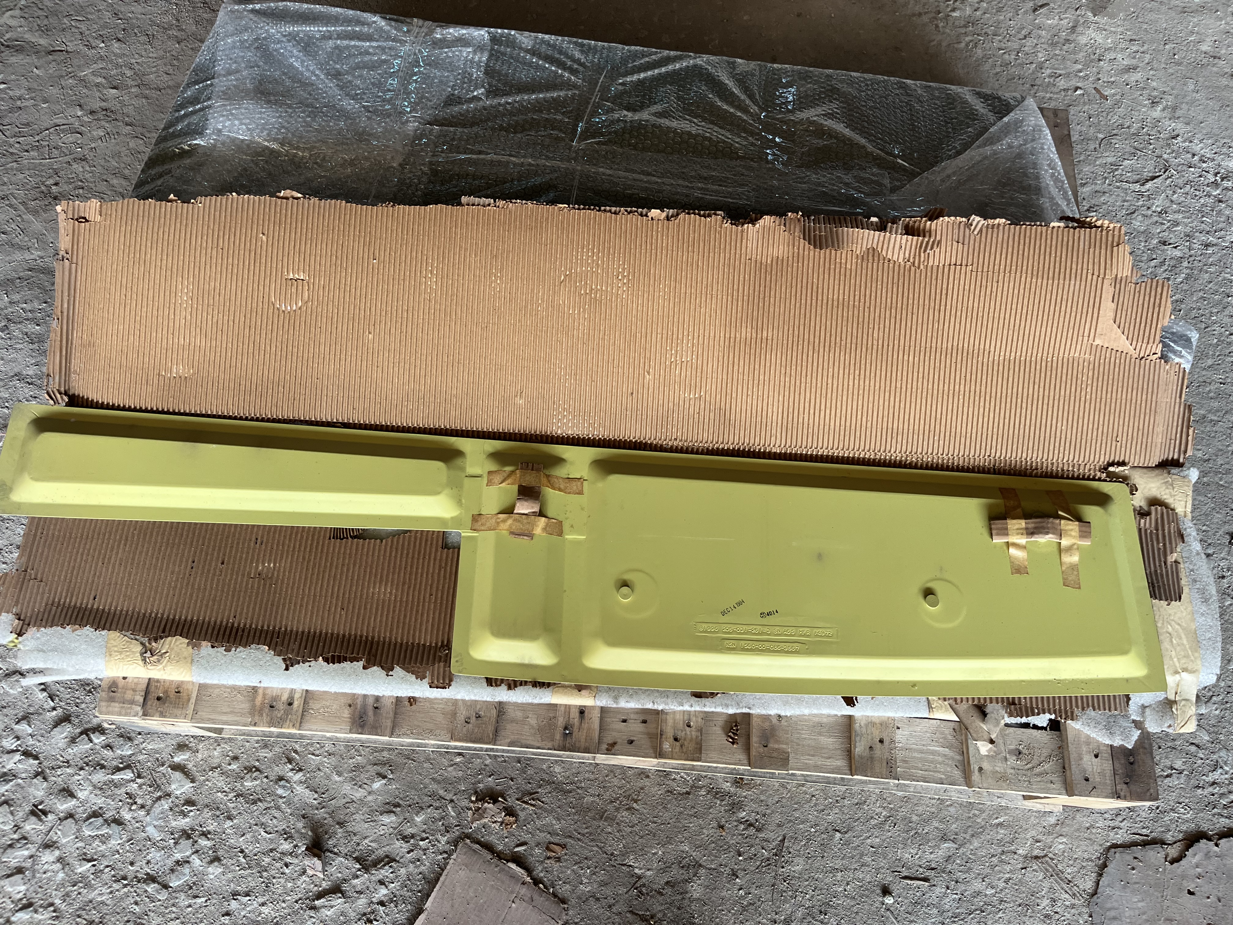 FLOOR, AIRCRAFT (R/H)