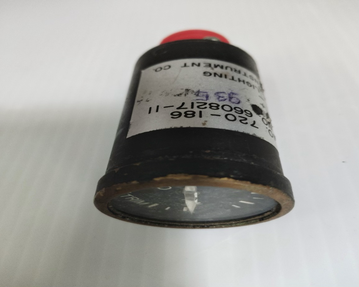 INDICATOR AILERON TRIM