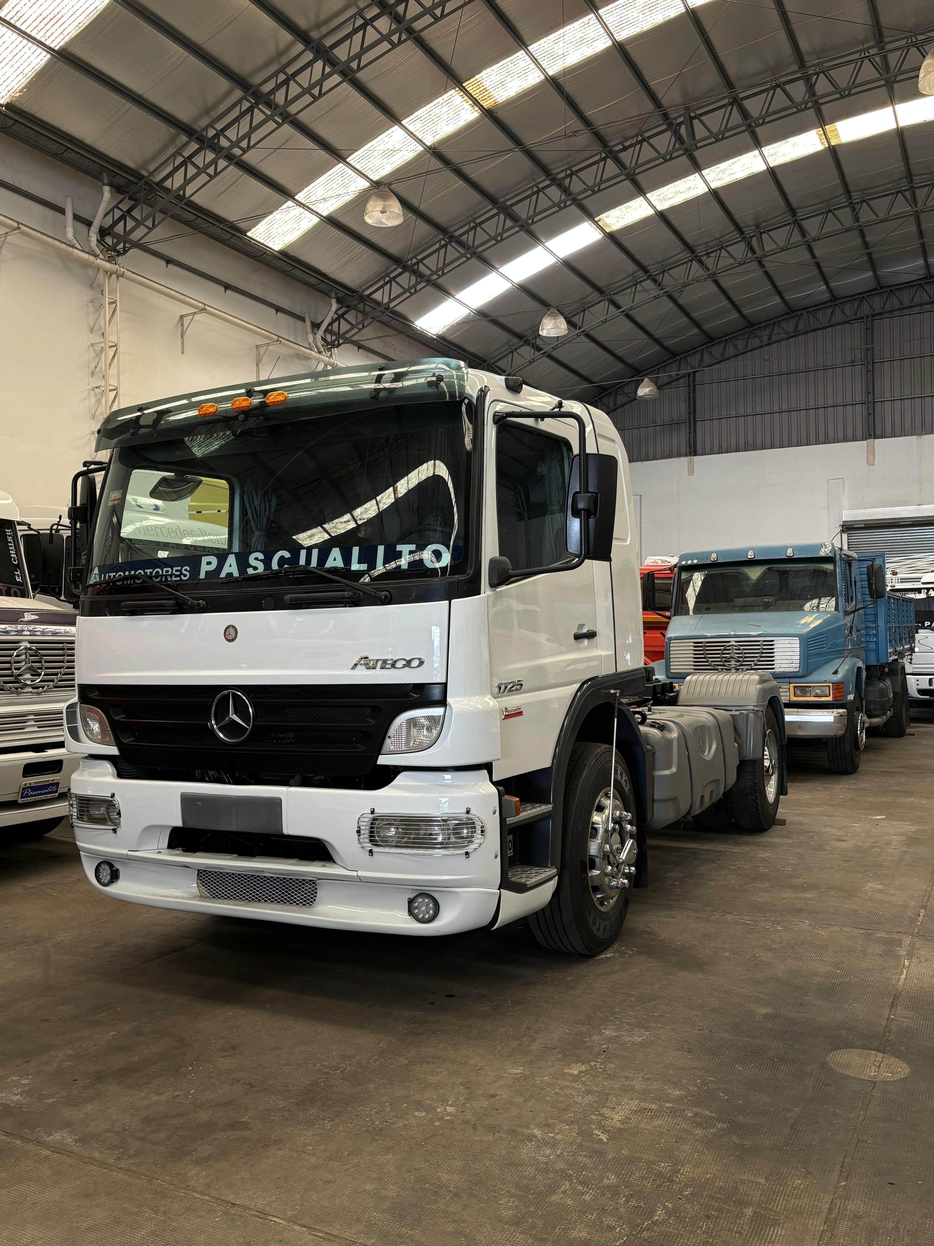 MERCEDEZ BENZ - CAMIONES