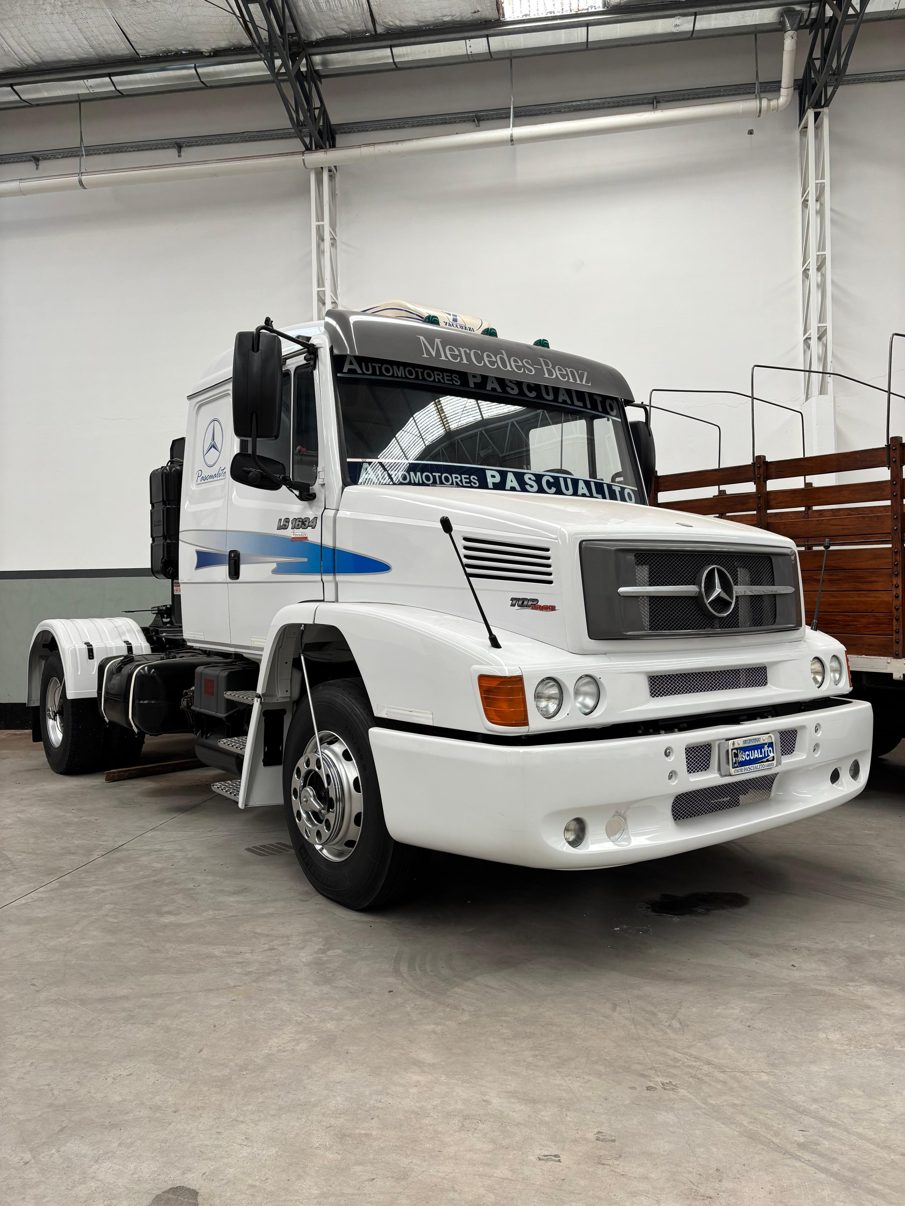 MERCEDEZ BENZ - CAMIONES