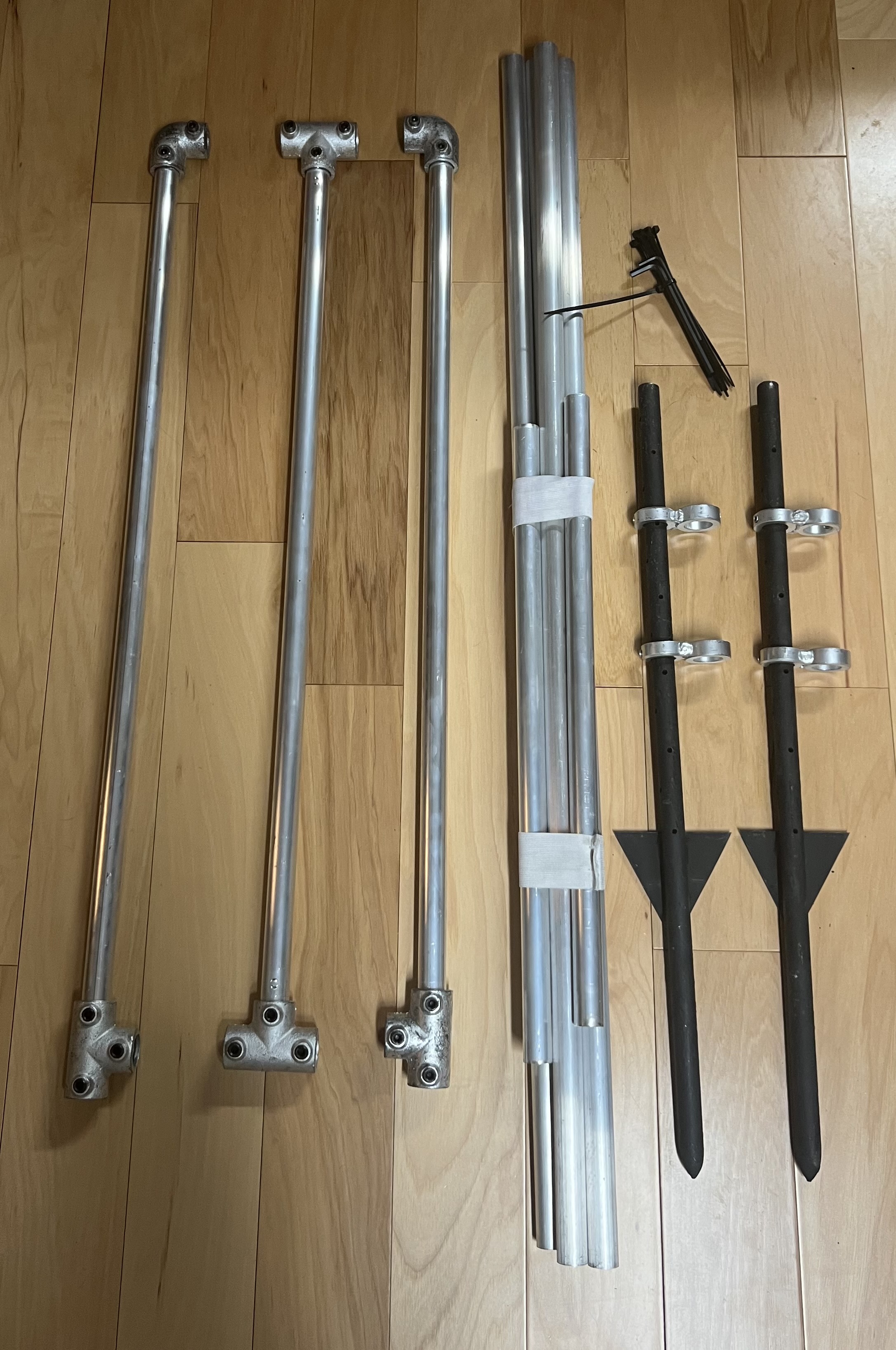 "Banner Up" Banner Frame System