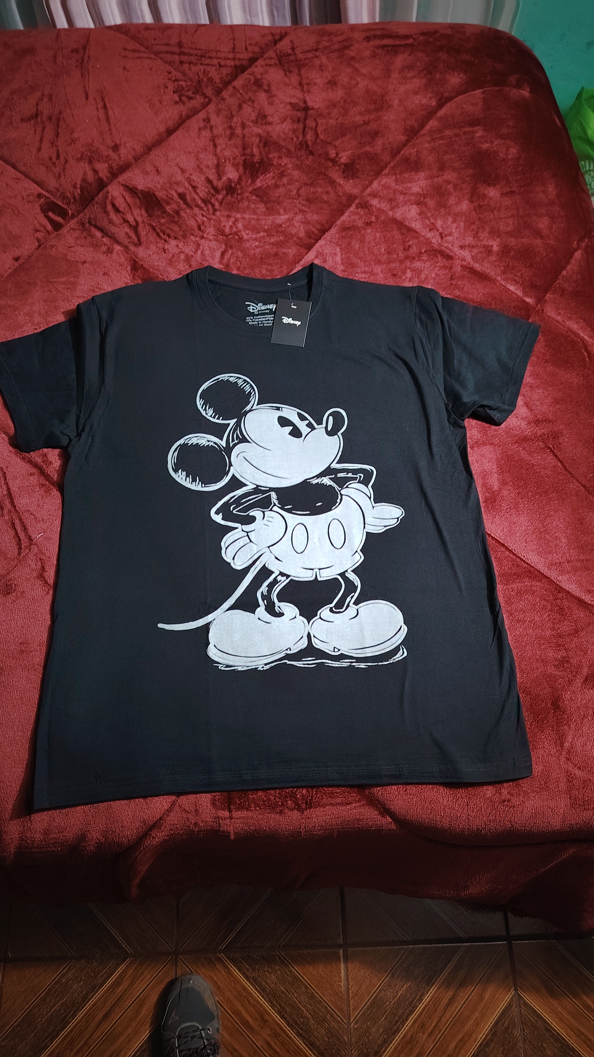 Camiseta negra de Mickey Mouse
