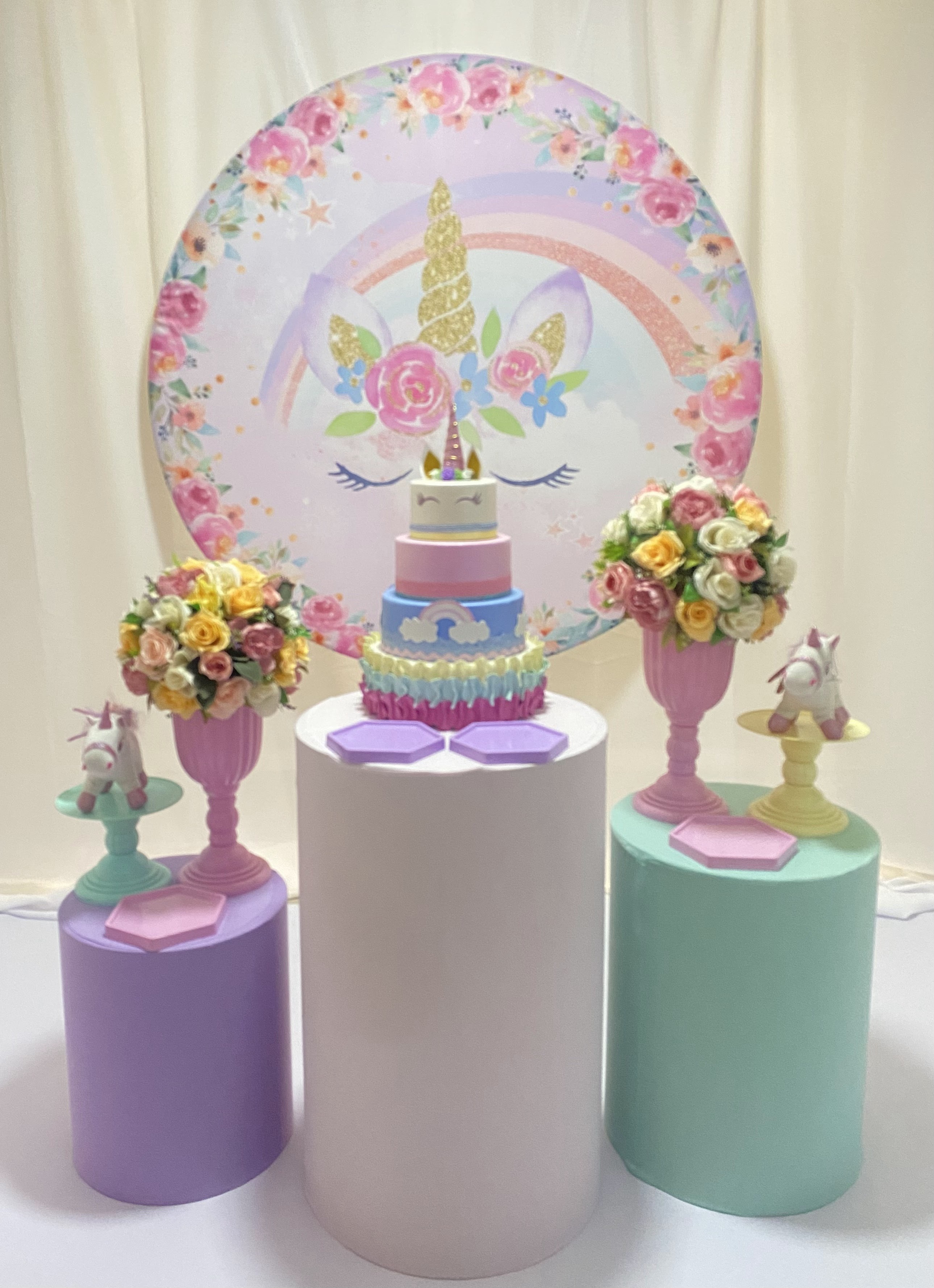 Pegue e Monte Unicórnio - Locação