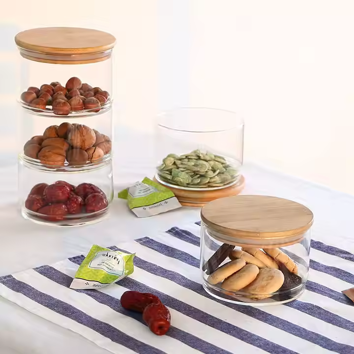 Round glass with bamboo lid in several sizes for food storage