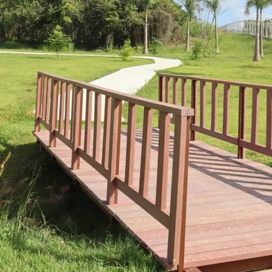 PUENTES PLÁSTICOS