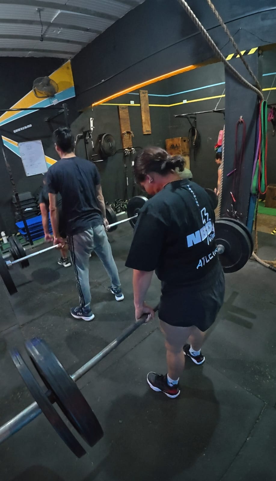 REMERA TEAM NBD OVER SIZE TOP CROP