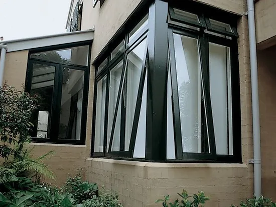 Australia Chain Window