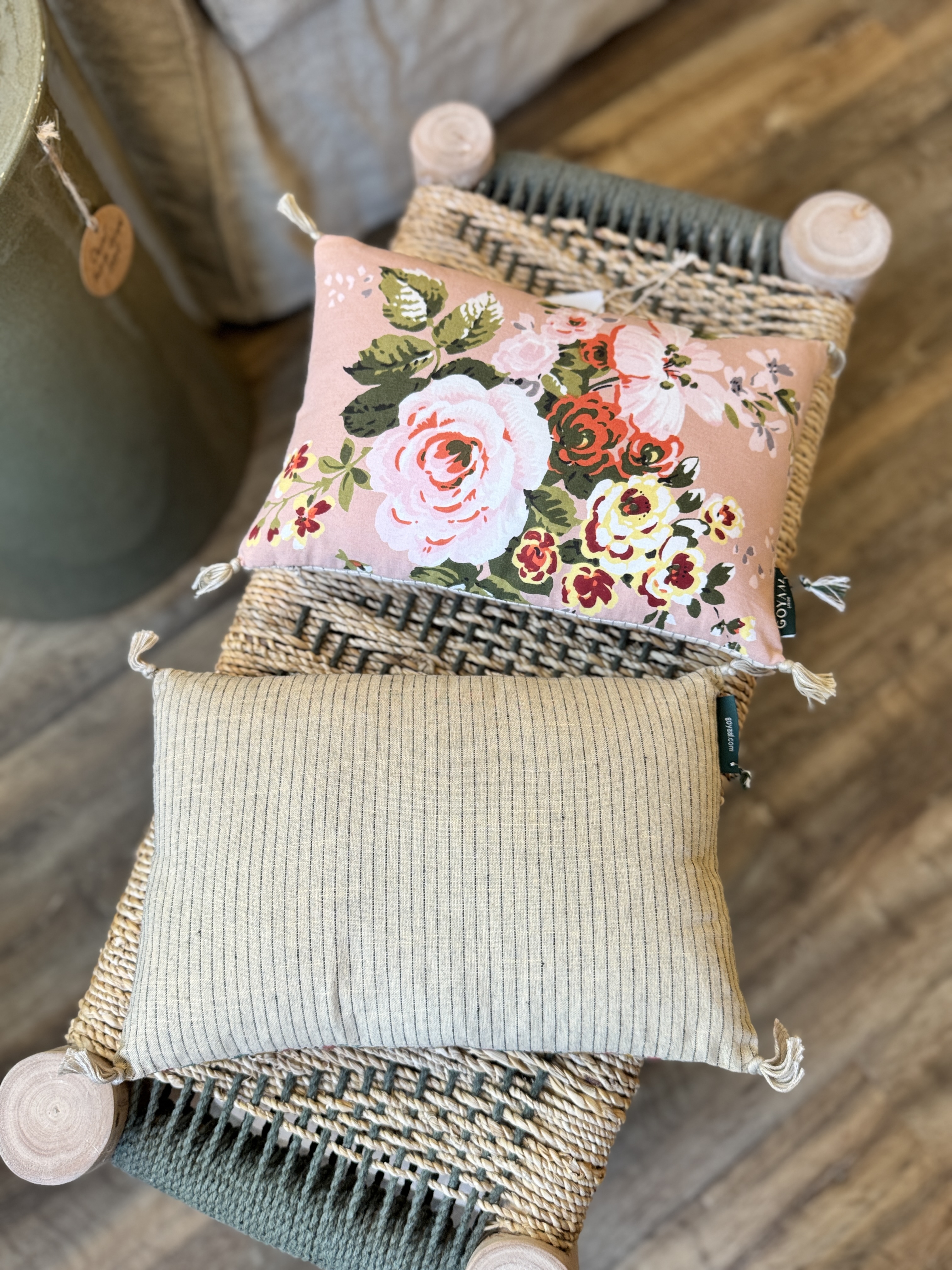 Coussin décoratif fleuri