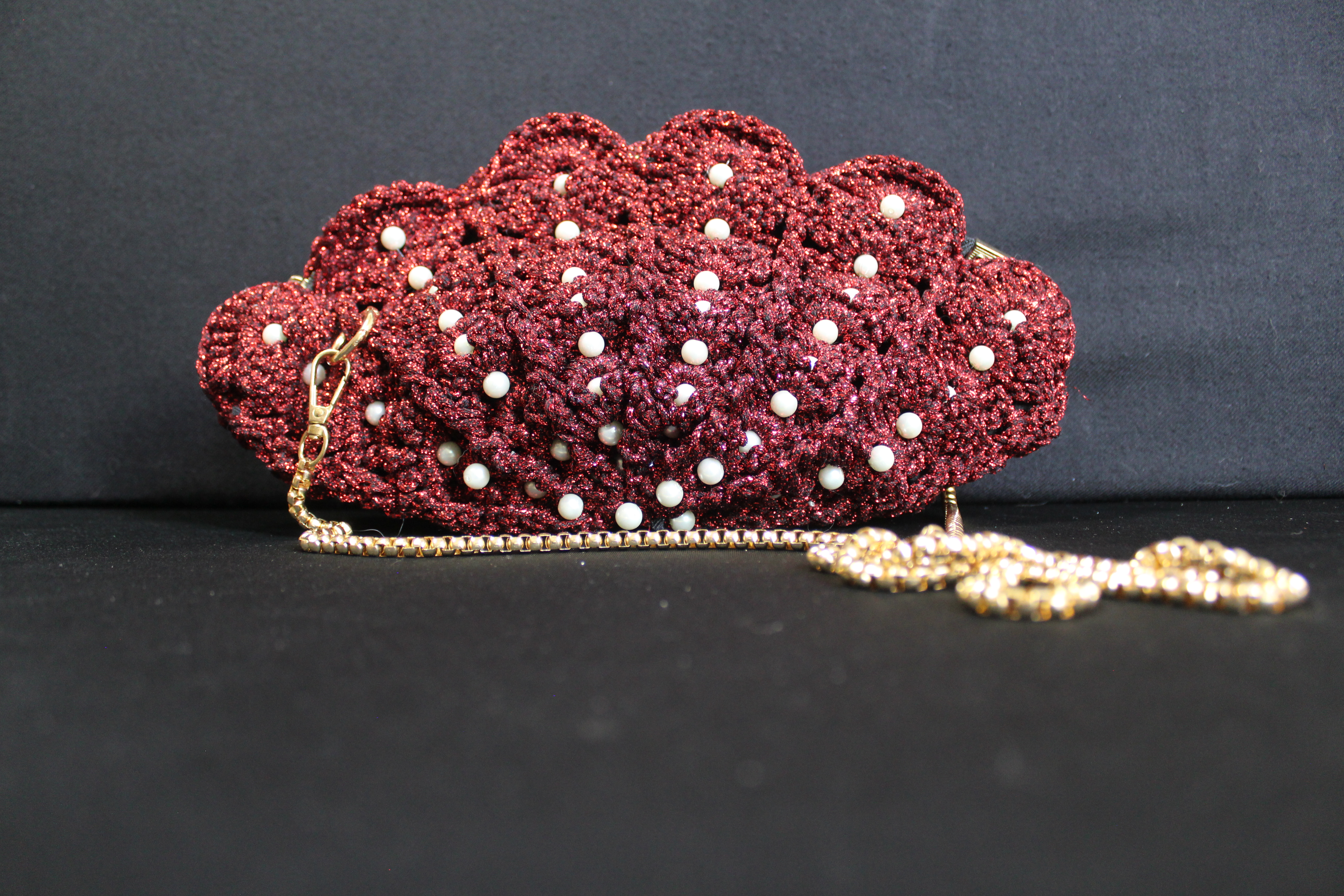 İstiridye model inci boncuk süslemeli yılbaşı özel tasarım çanta